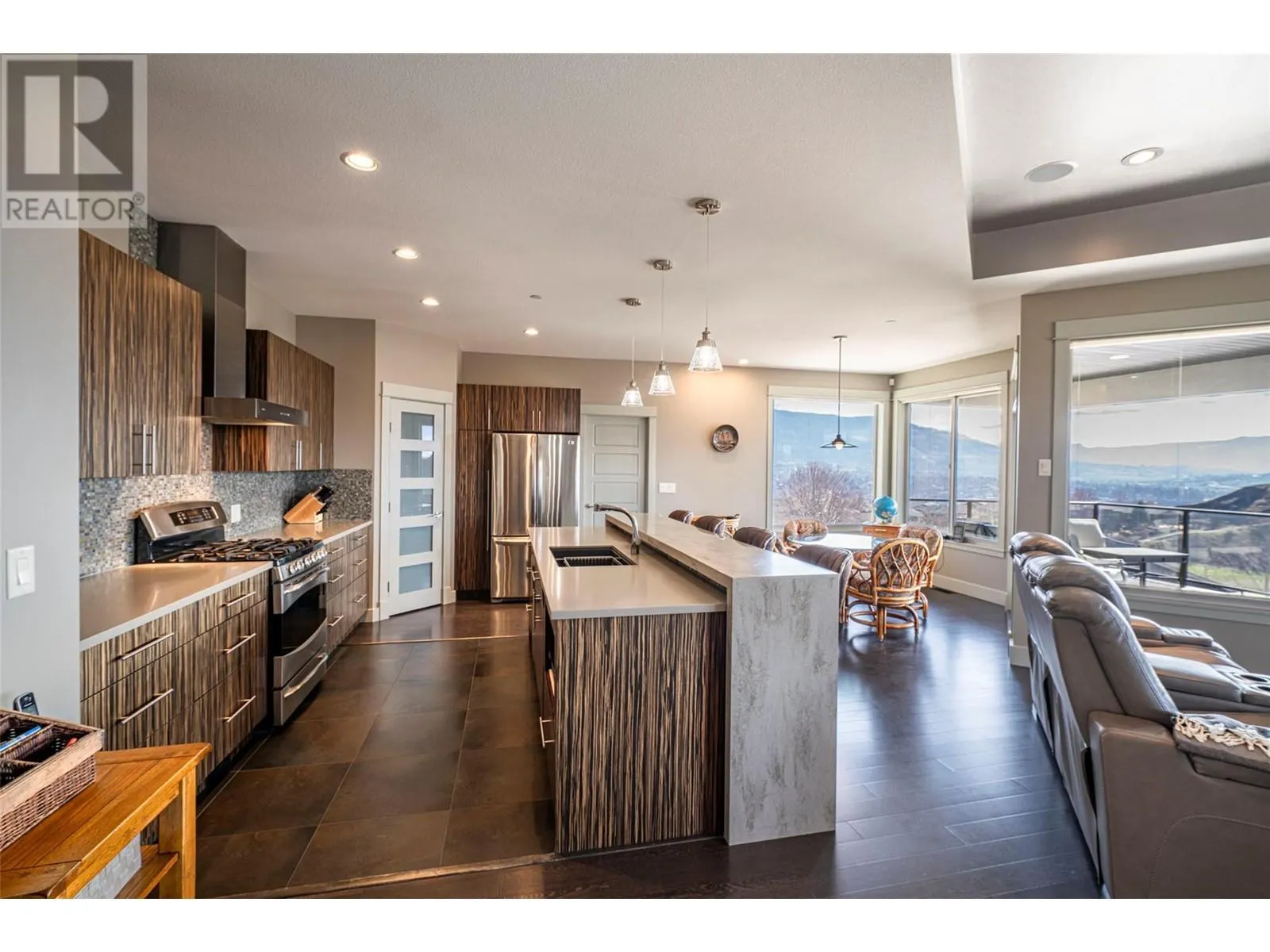 4134 Camelback Way
