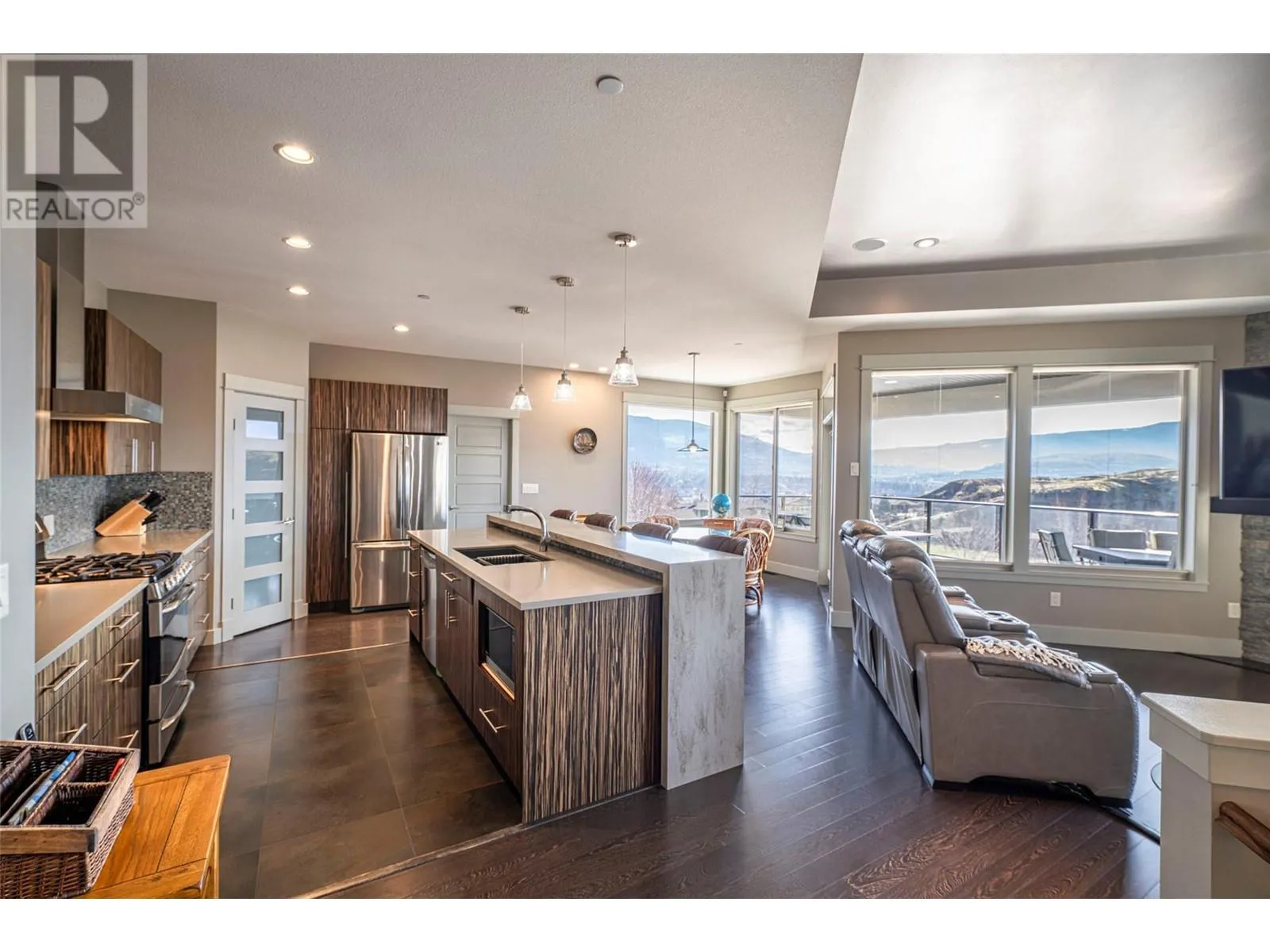 4134 Camelback Way