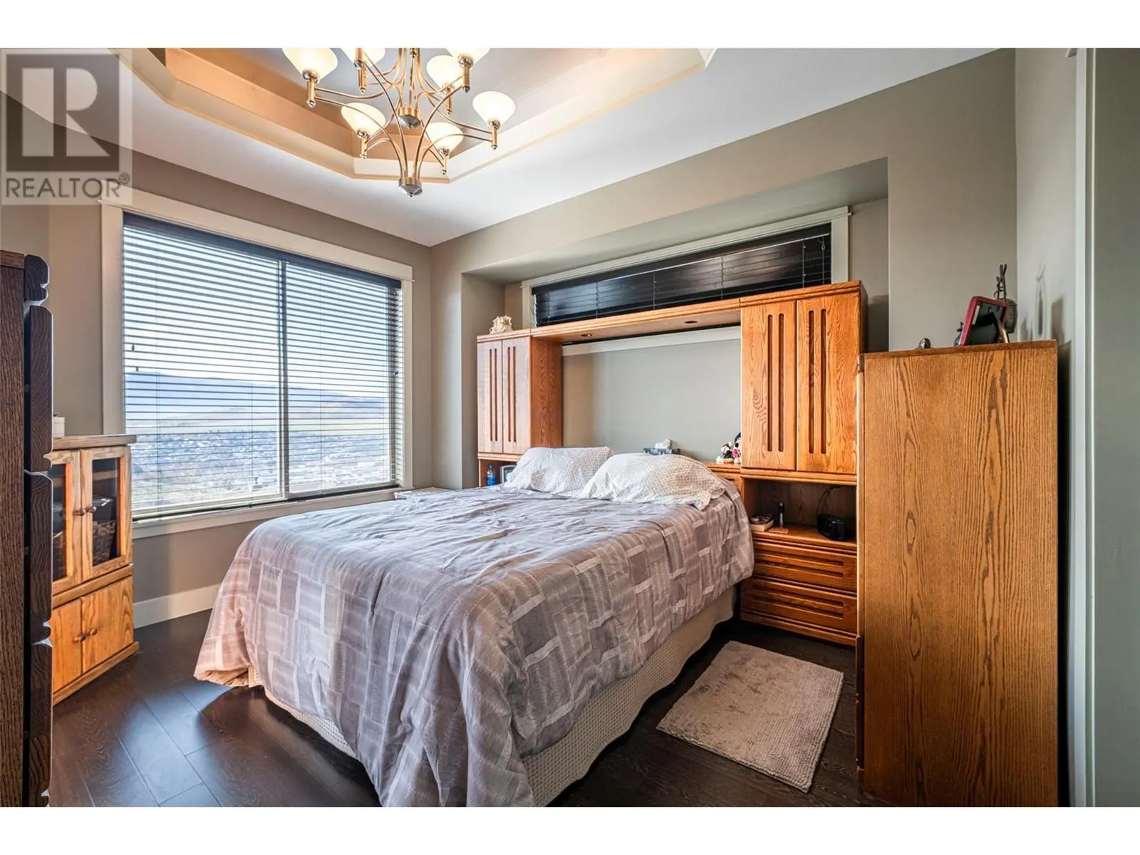4134 Camelback Way