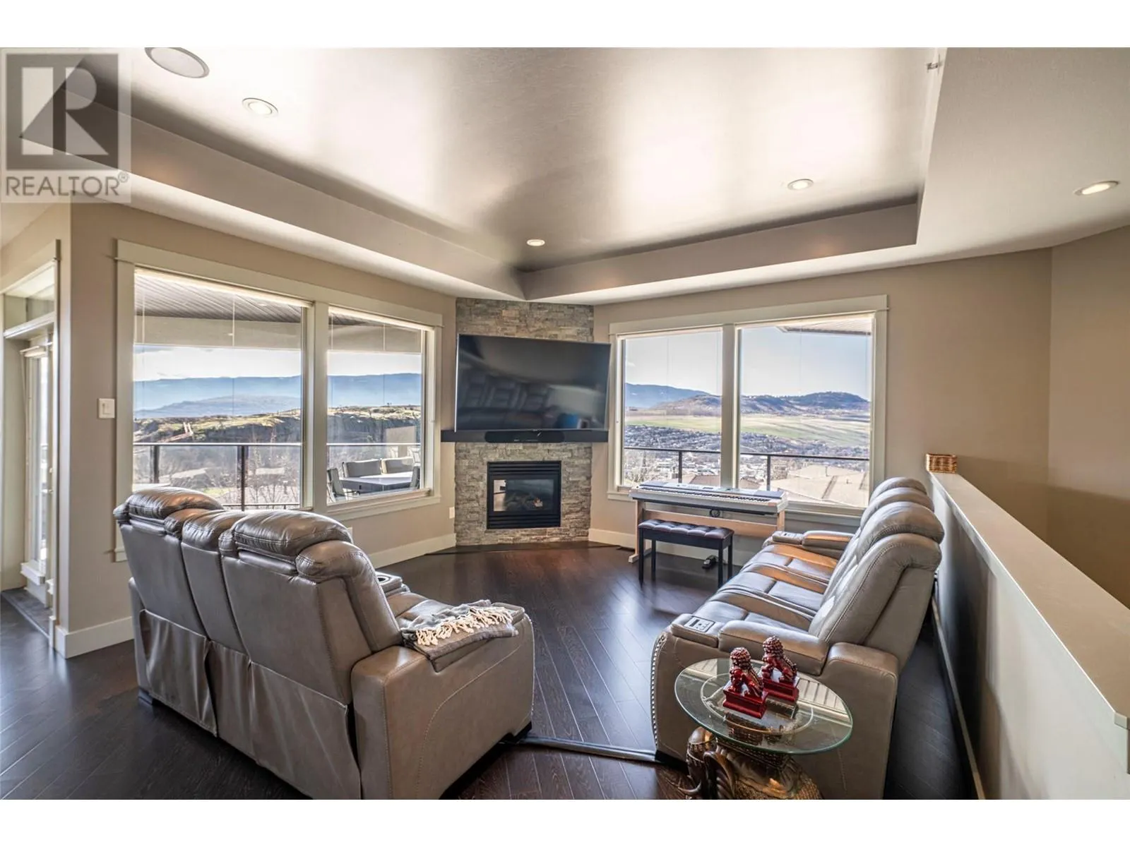 4134 Camelback Way