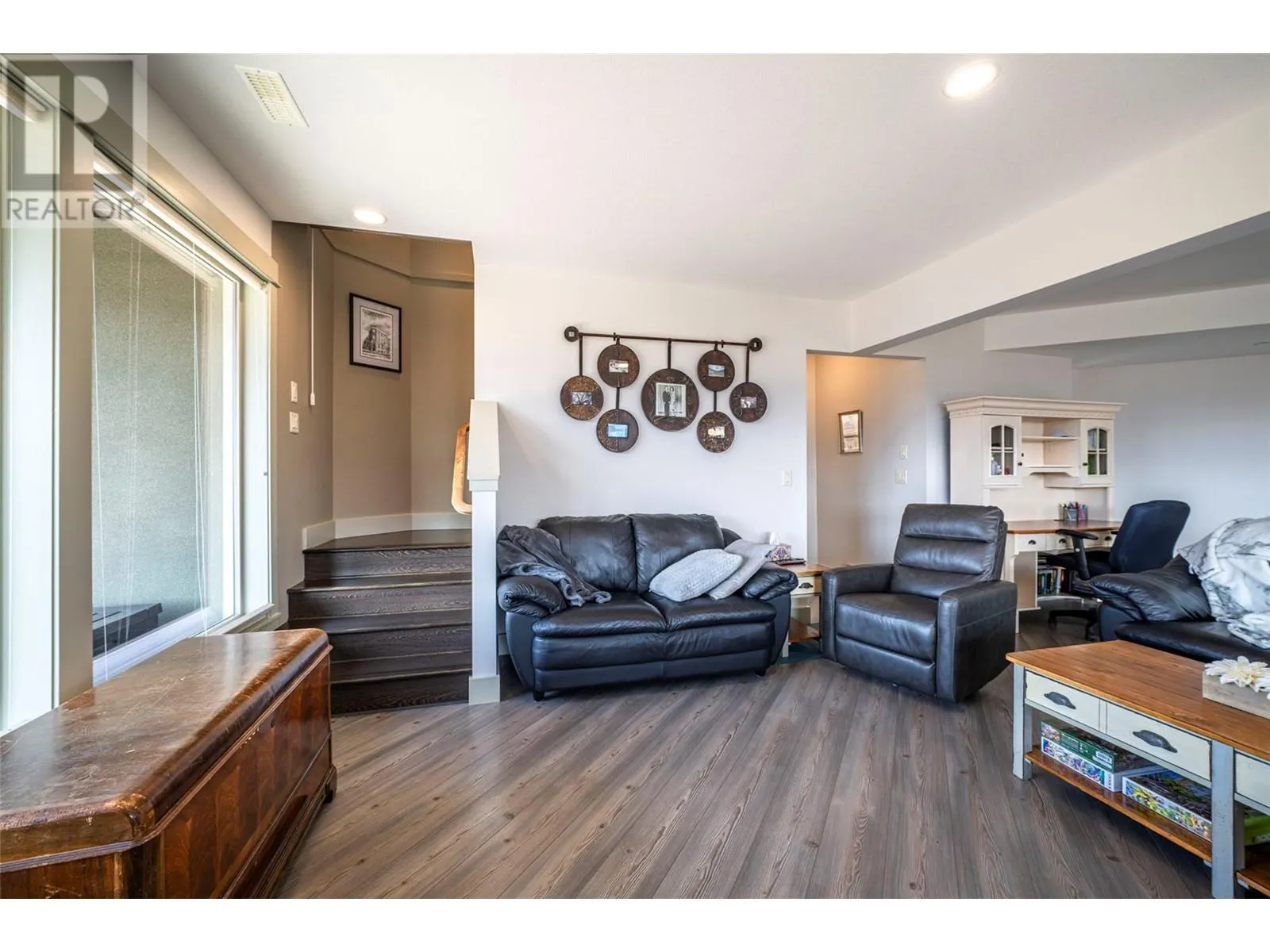 4134 Camelback Way