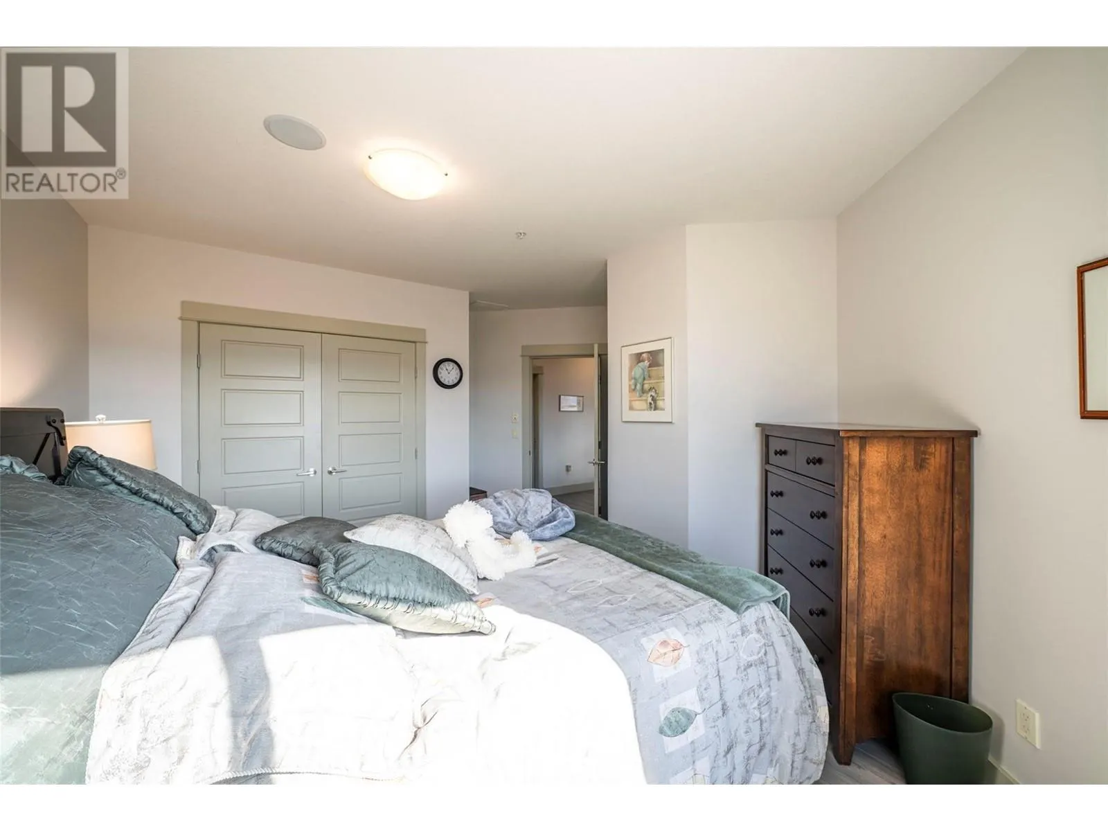 4134 Camelback Way