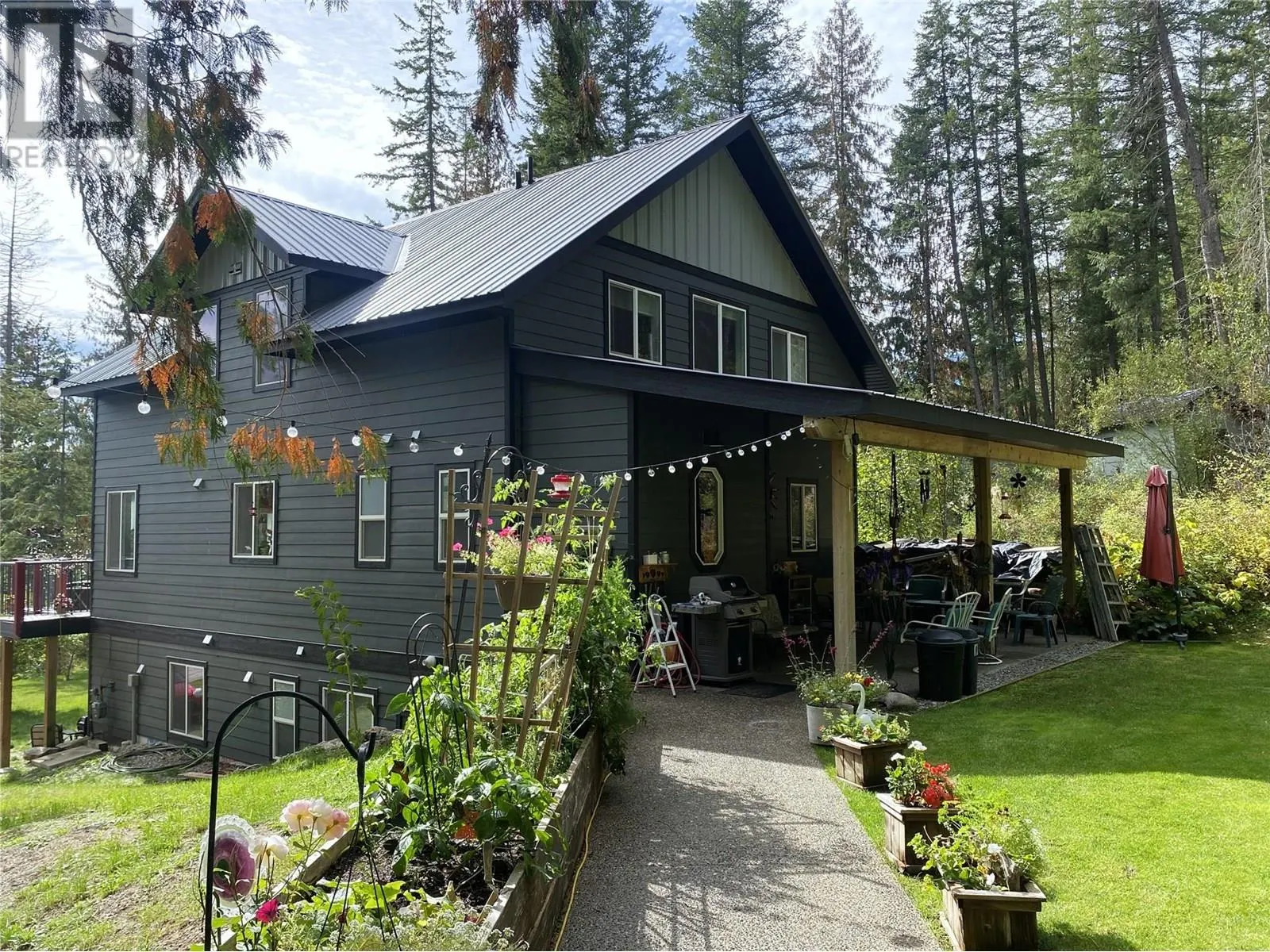 7463 Black Road SE