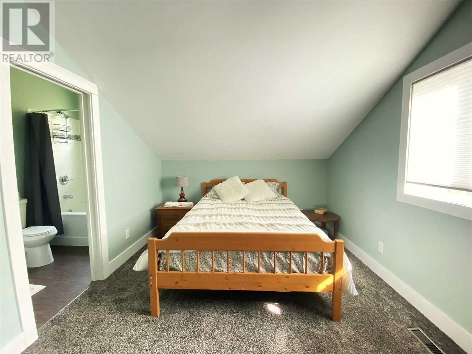 7463 Black Road SE