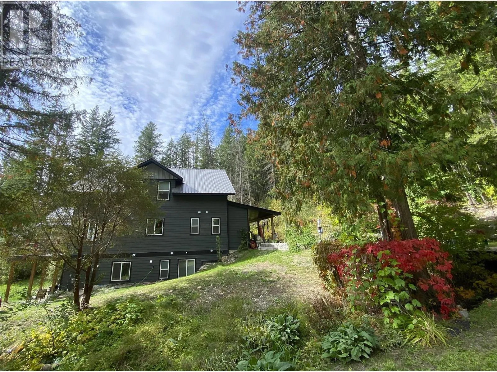 7463 Black Road SE