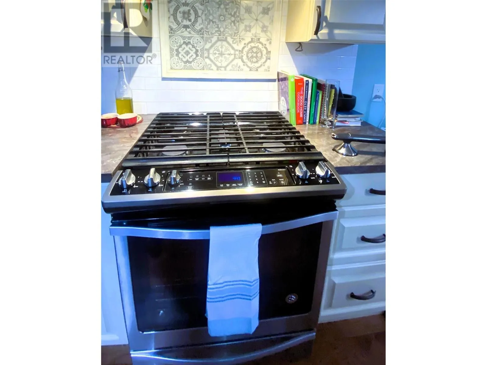 7463 Black Road SE