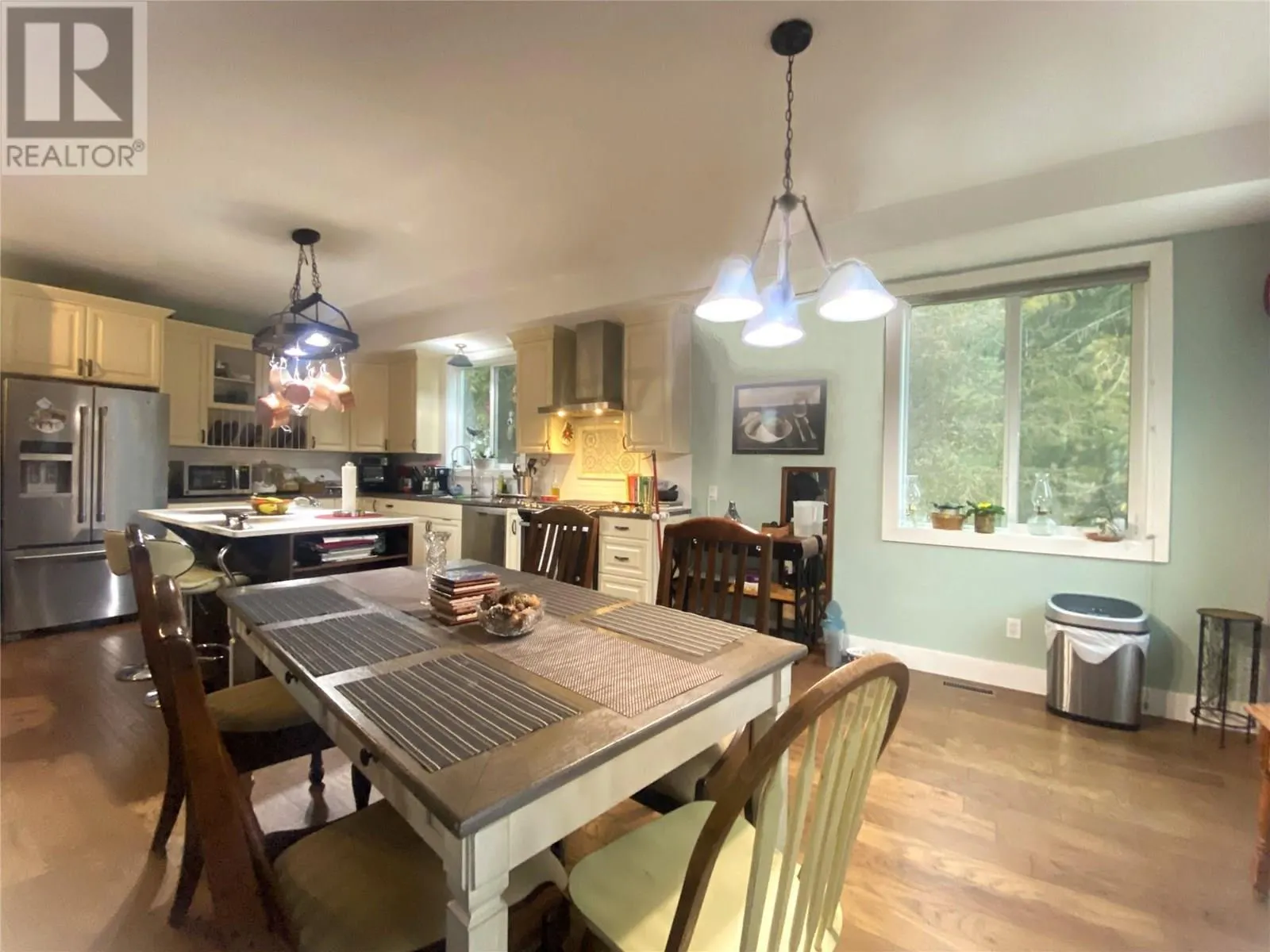 7463 Black Road SE