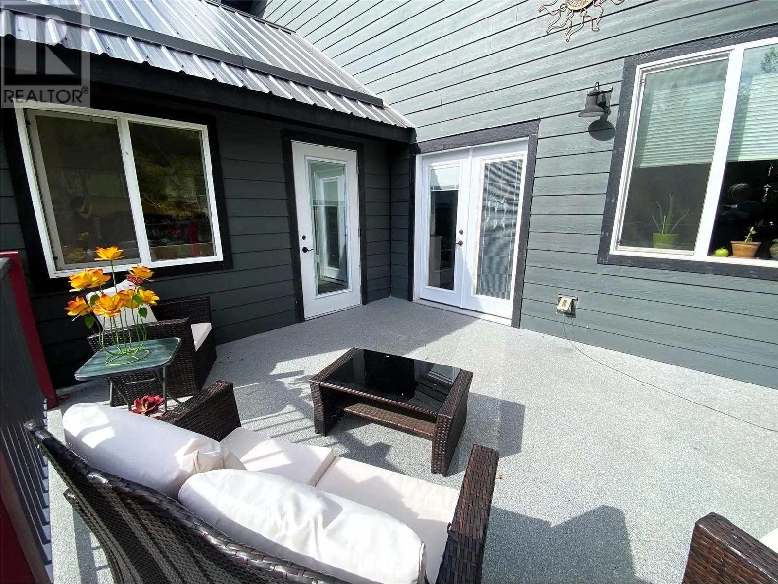 7463 Black Road SE