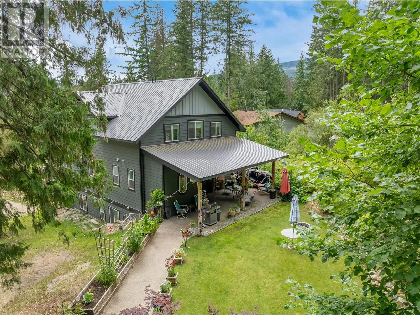 7463 Black Road SE