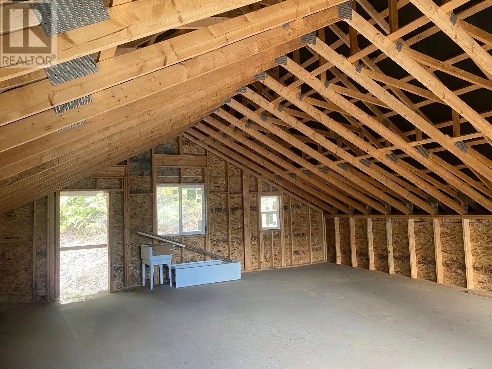 7463 Black Road SE