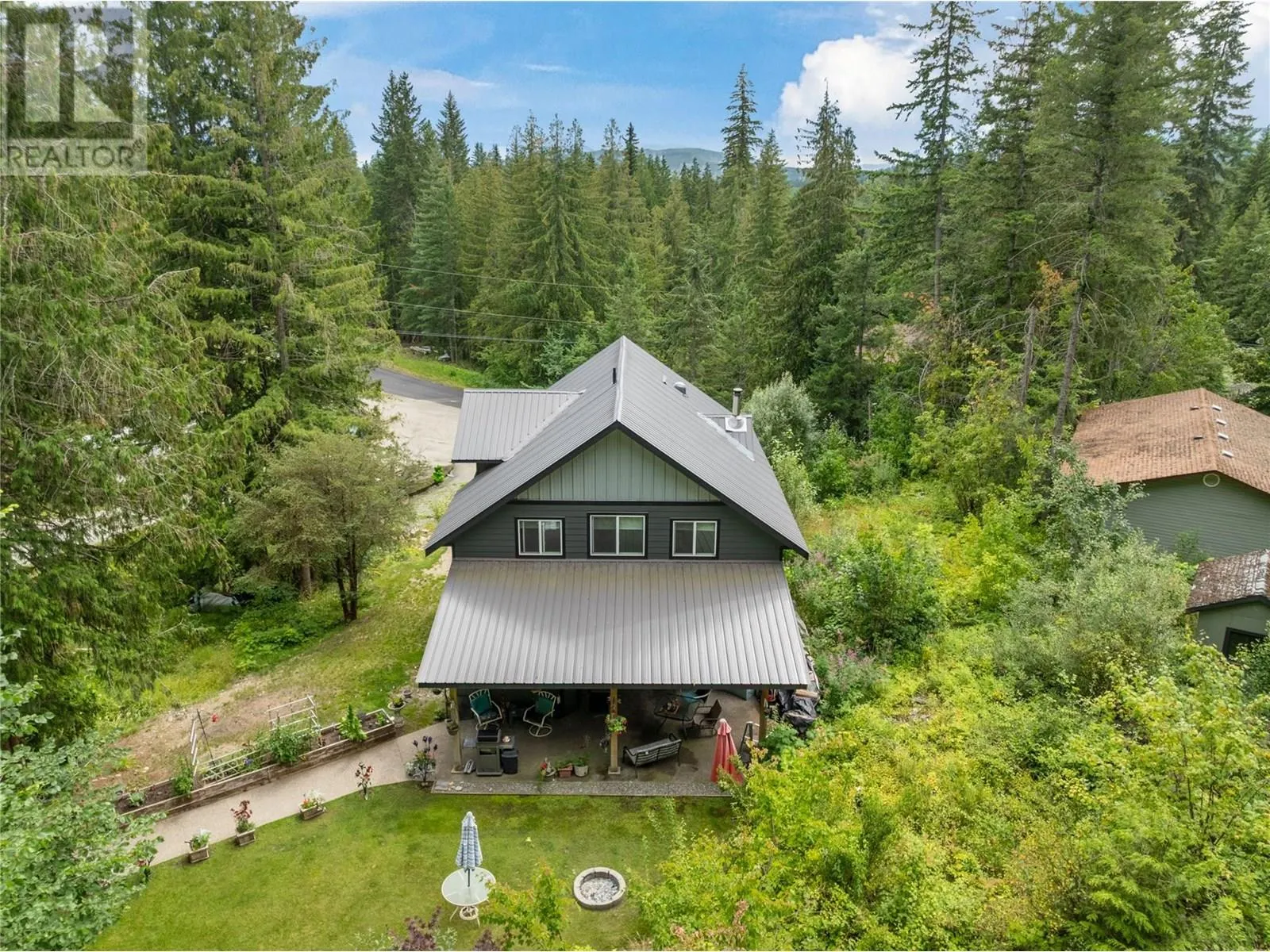 7463 Black Road SE