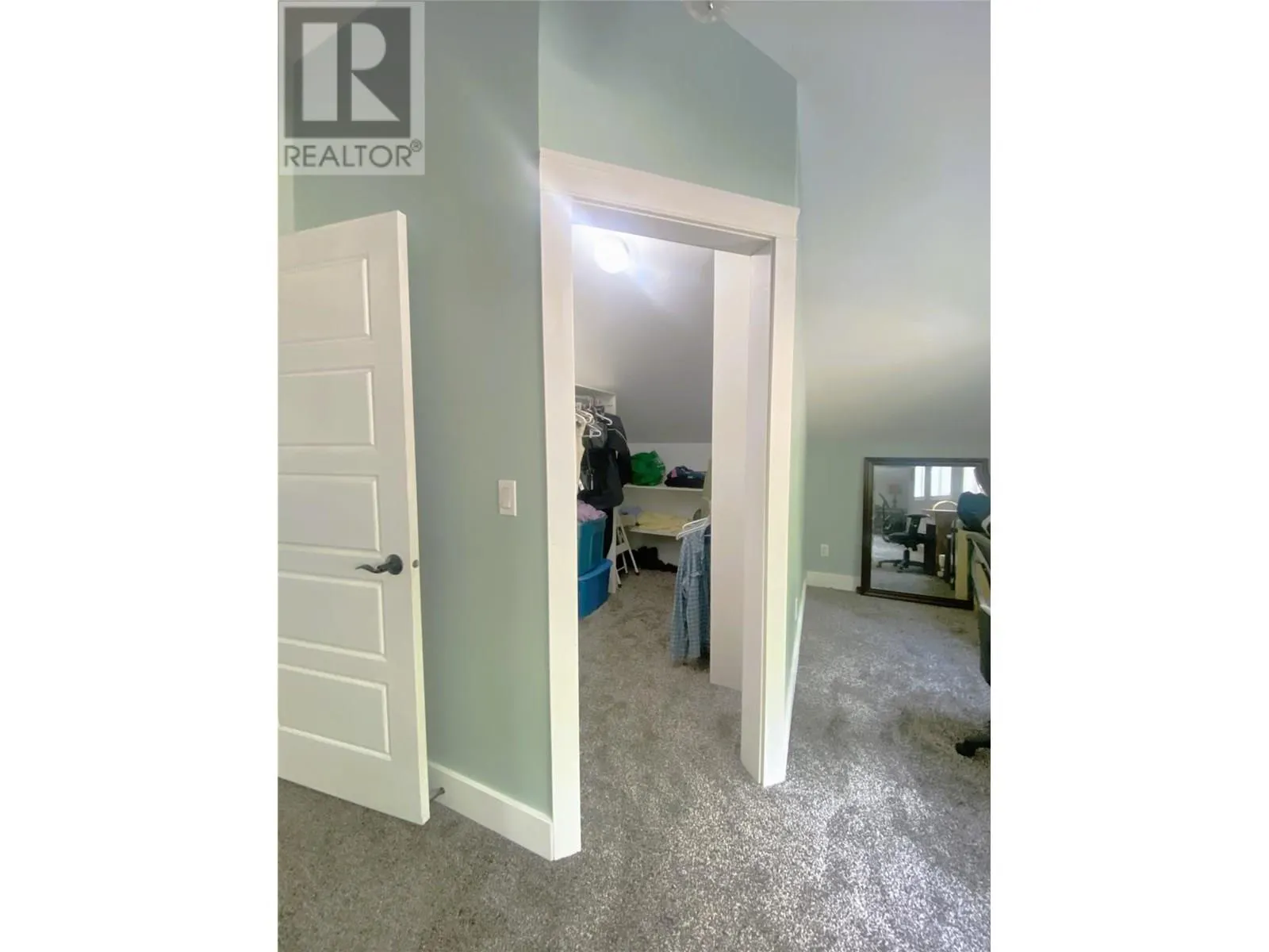 7463 Black Road SE