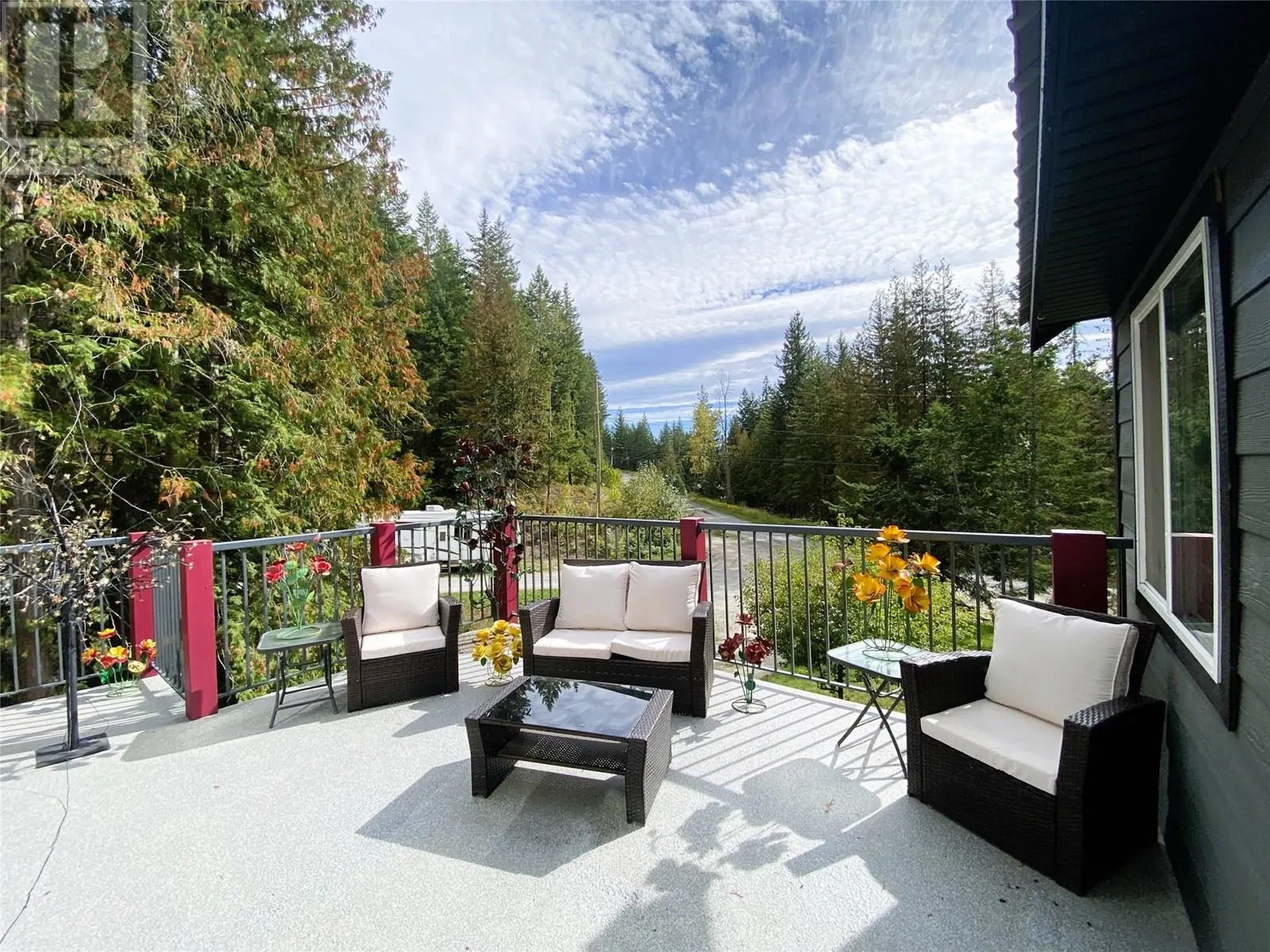 7463 Black Road SE
