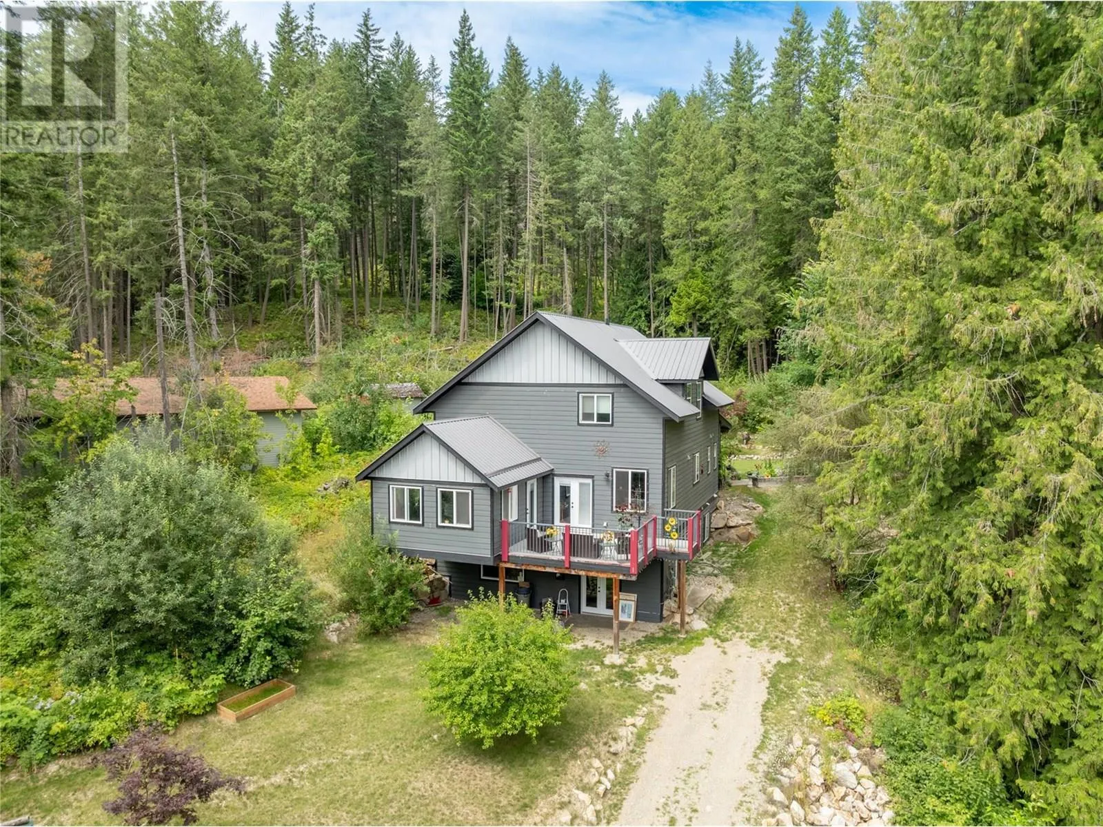7463 Black Road SE