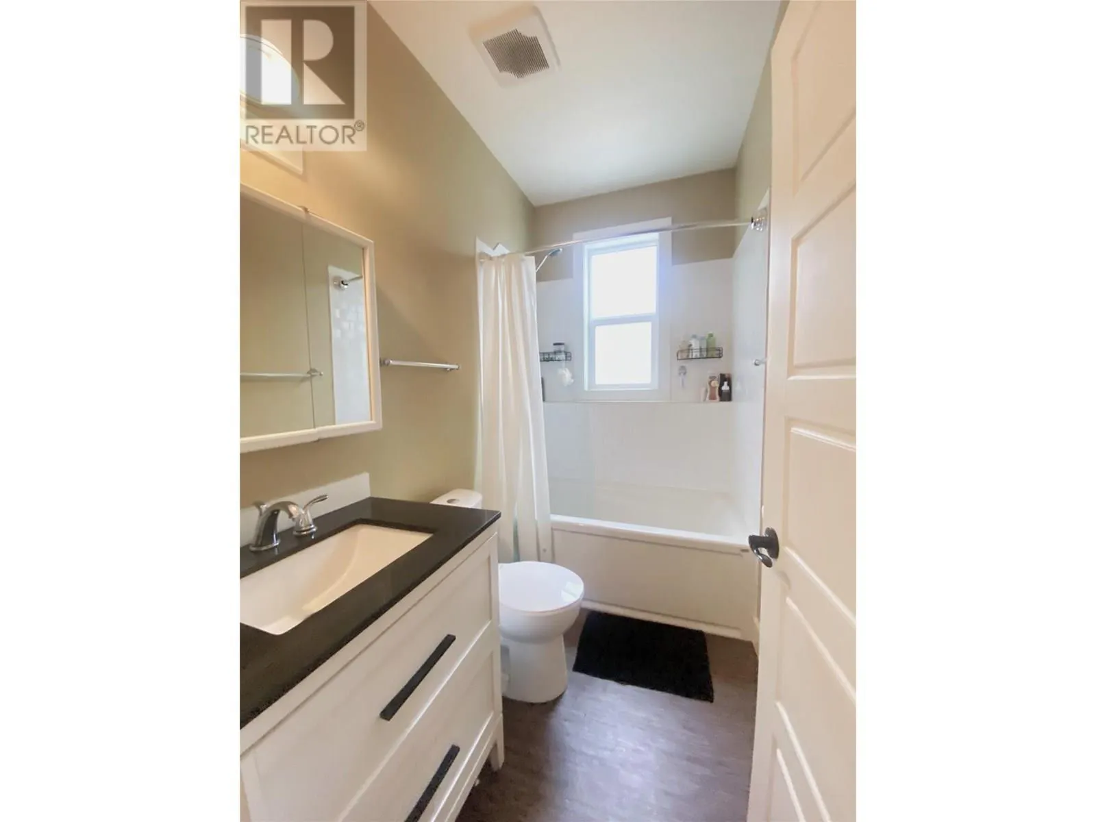 7463 Black Road SE