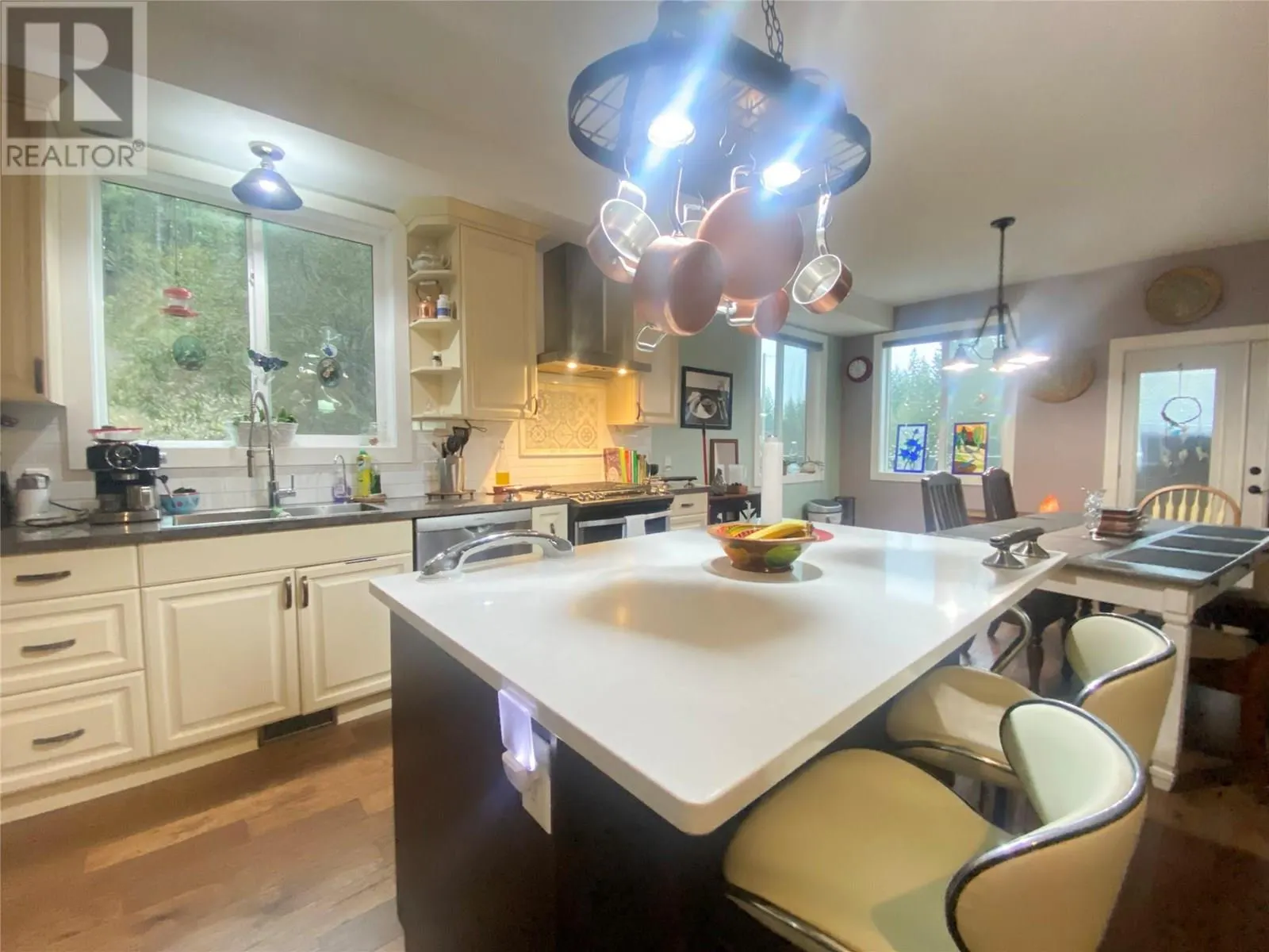 7463 Black Road SE