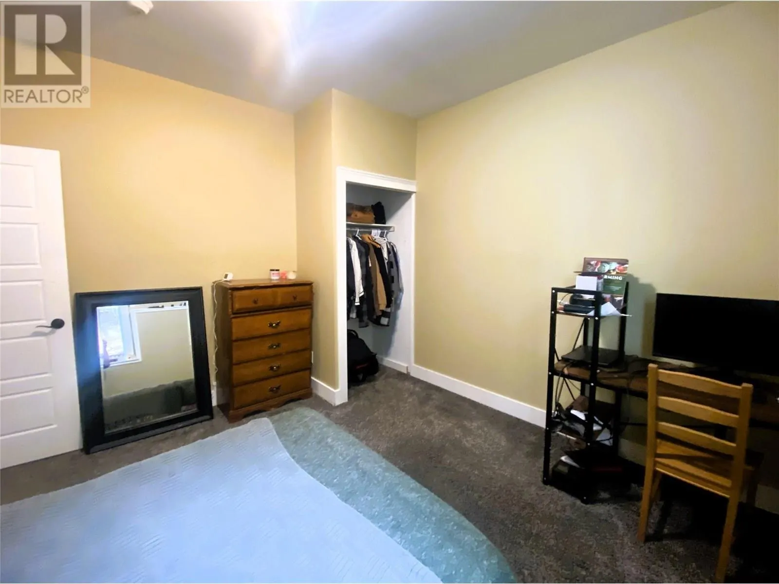 7463 Black Road SE