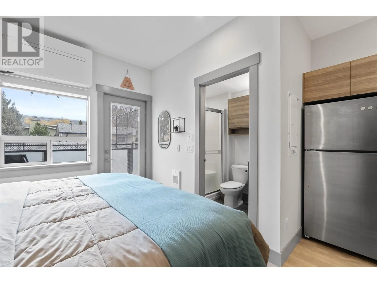 2555 Lakeshore Road Unit# 106