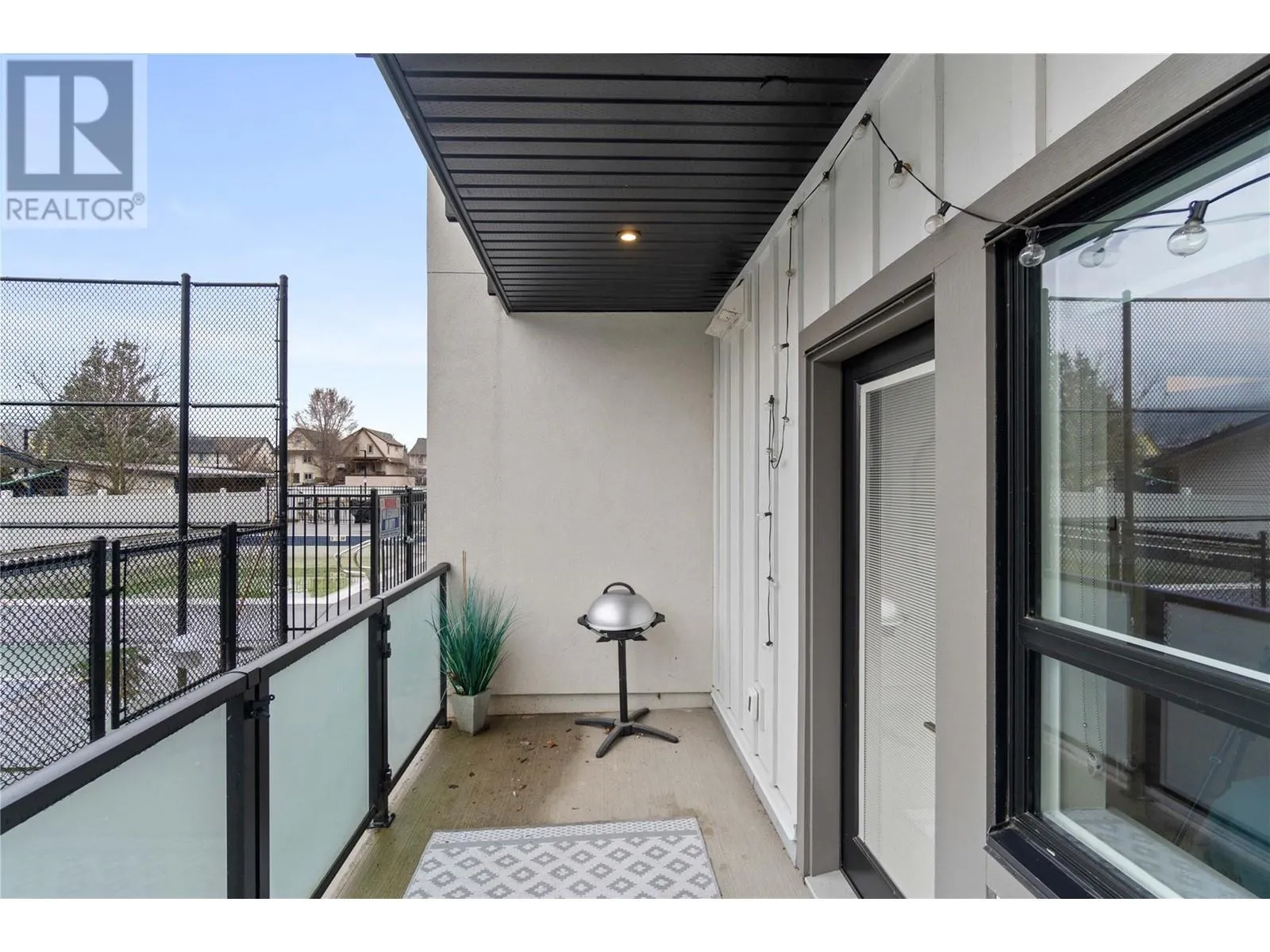 2555 Lakeshore Road Unit# 106