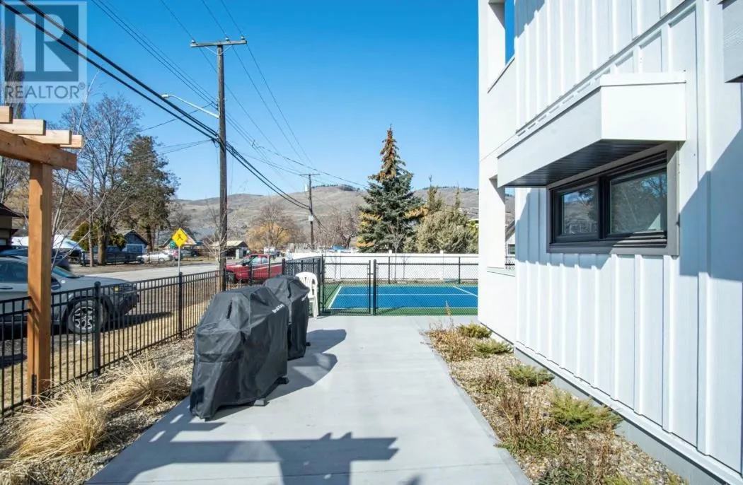 2555 Lakeshore Road Unit# 106