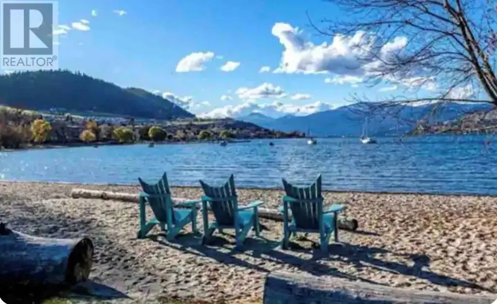2555 Lakeshore Road Unit# 106