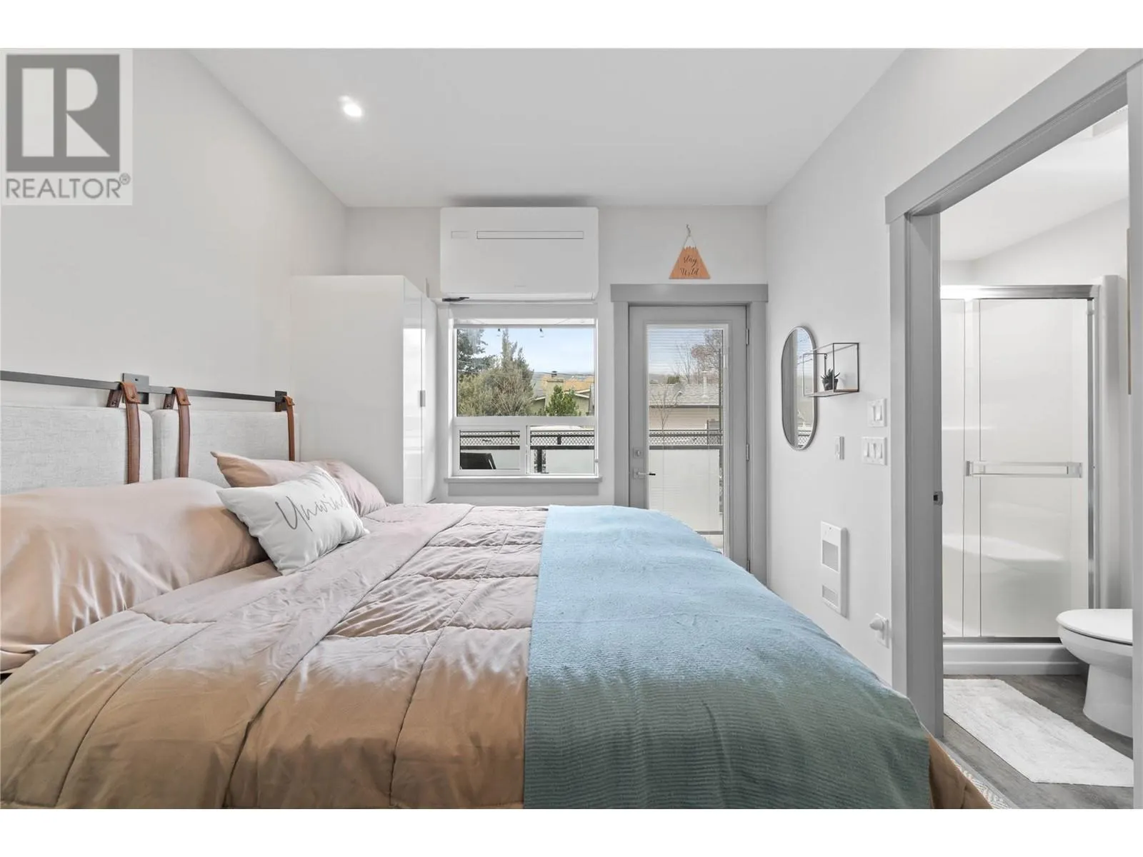 2555 Lakeshore Road Unit# 106