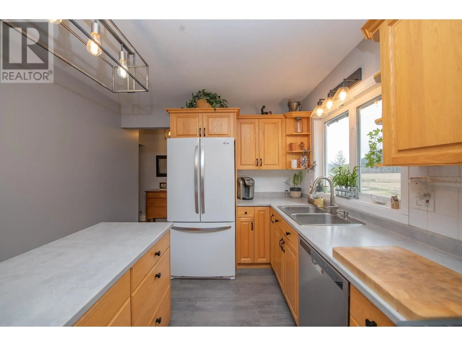 2506 Shuswap Avenue