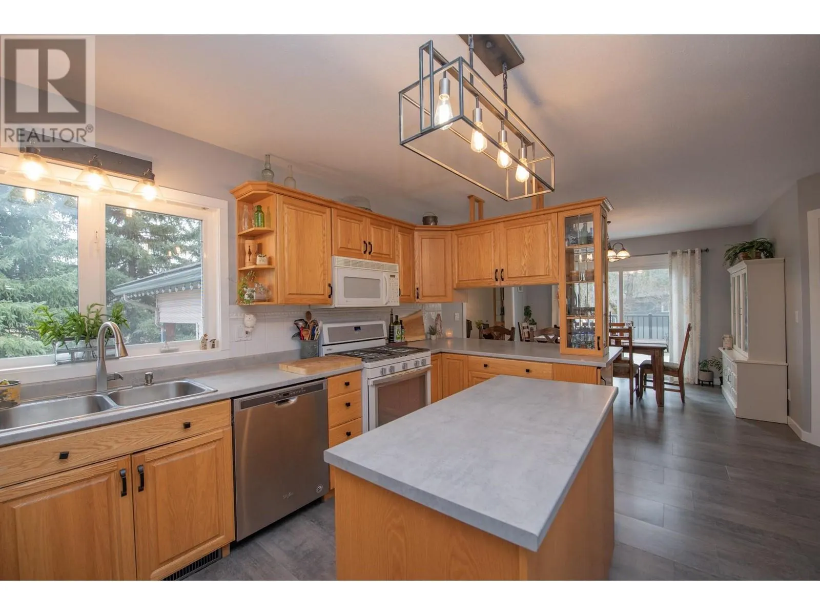 2506 Shuswap Avenue