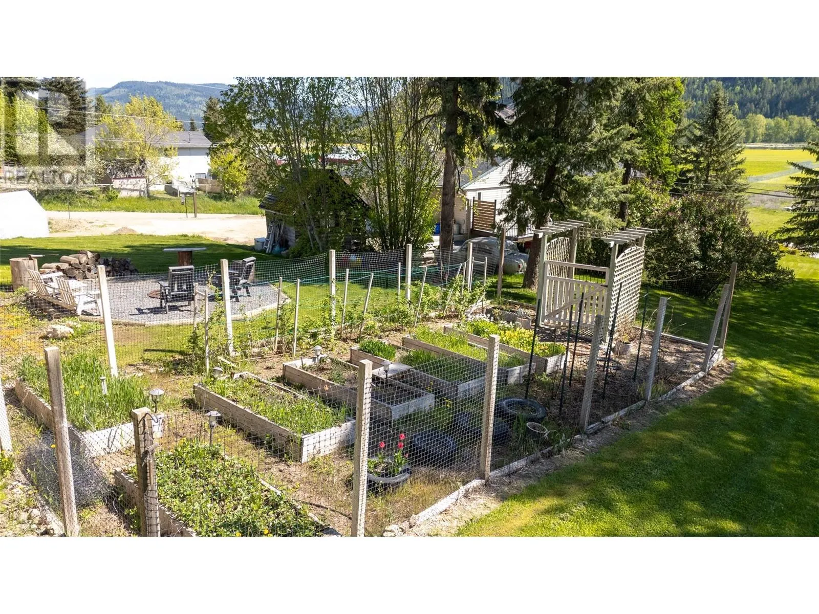 2506 Shuswap Avenue