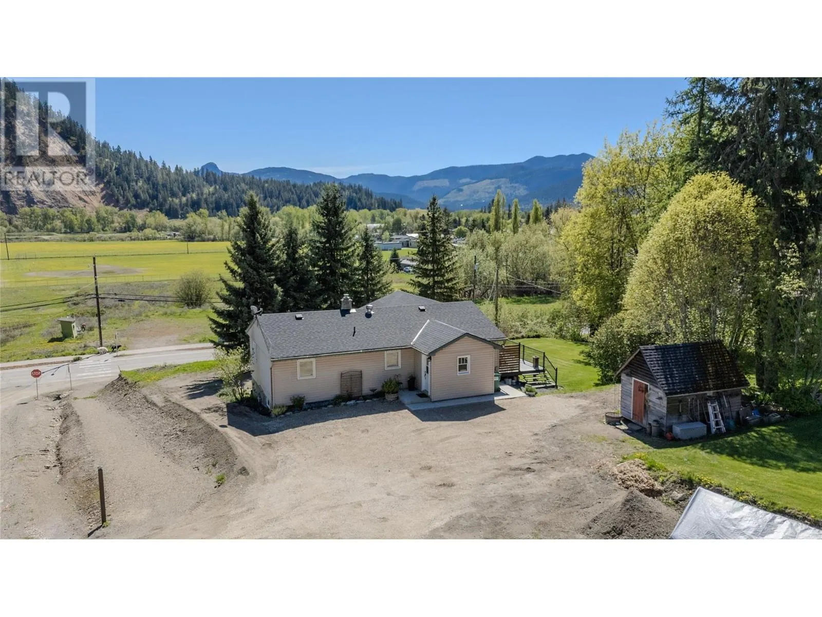 2506 Shuswap Avenue