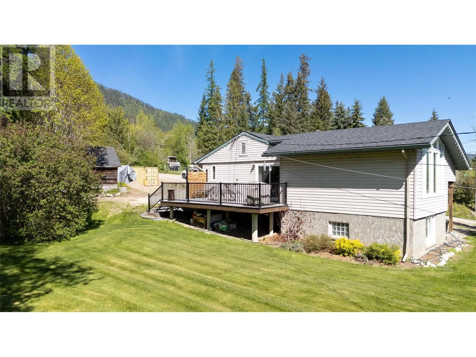 2506 Shuswap Avenue