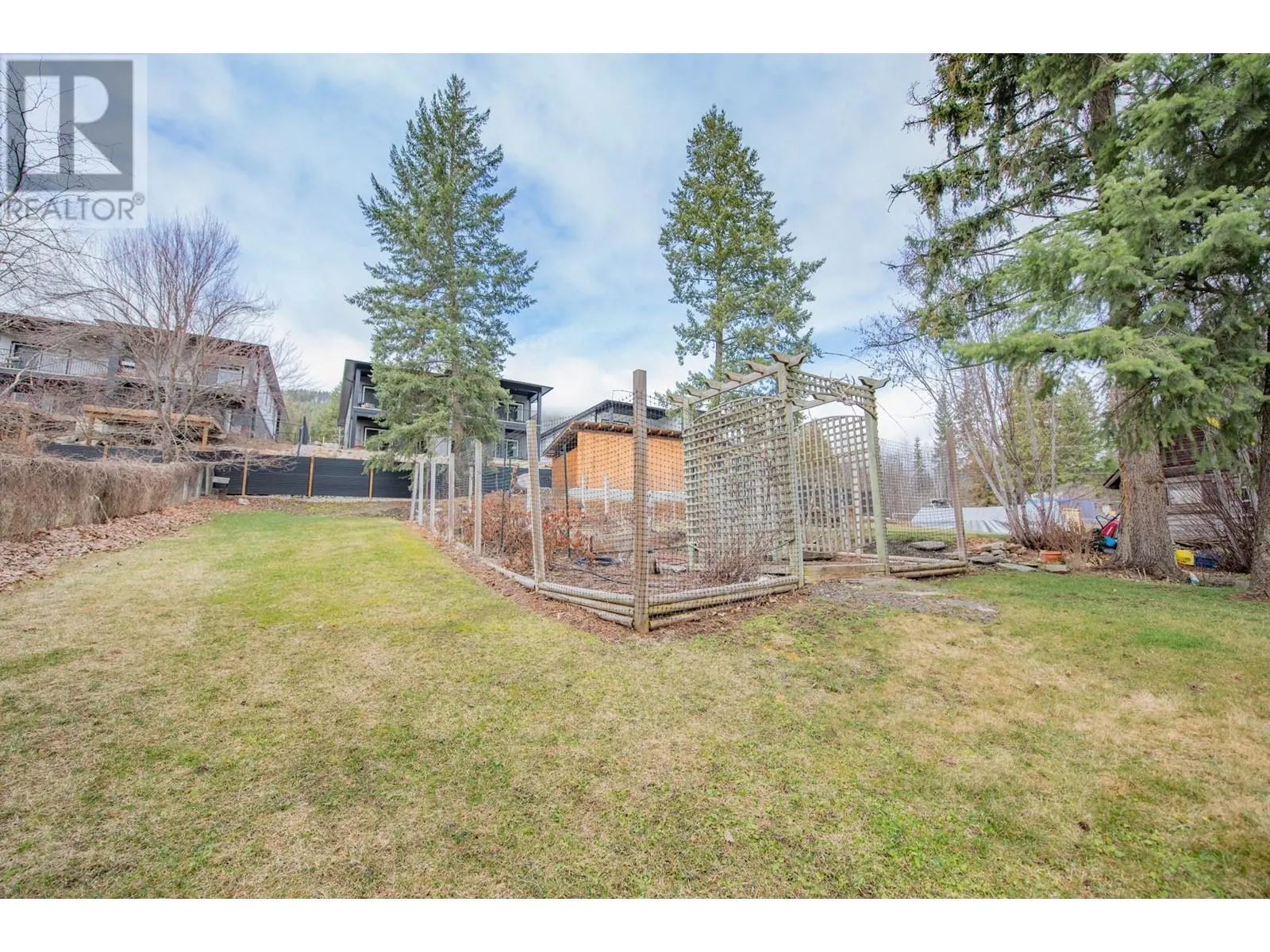 2506 Shuswap Avenue