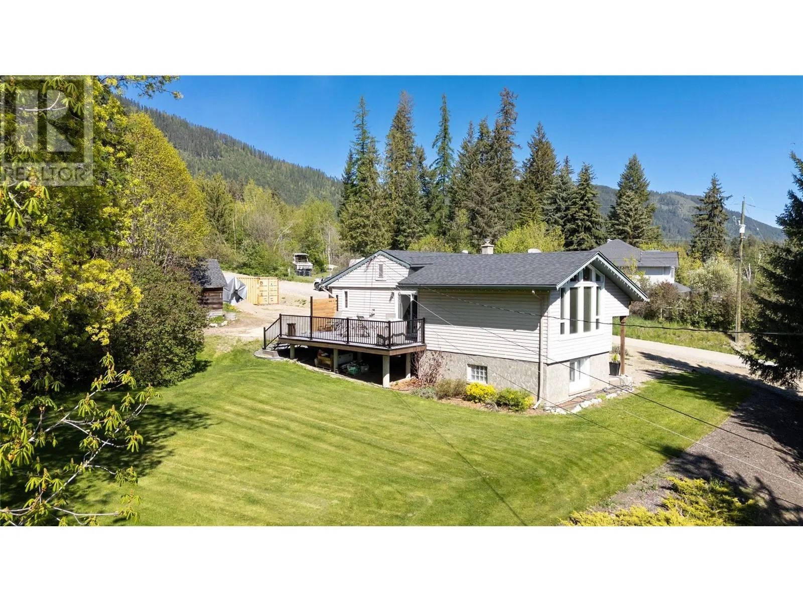 2506 Shuswap Avenue