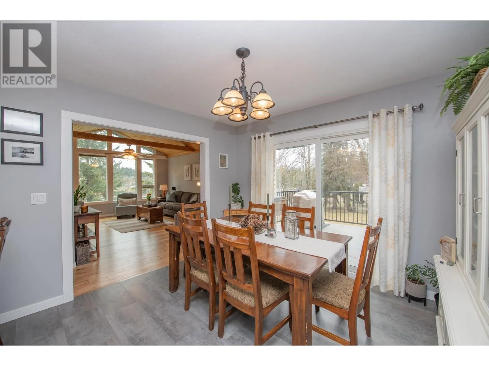 2506 Shuswap Avenue