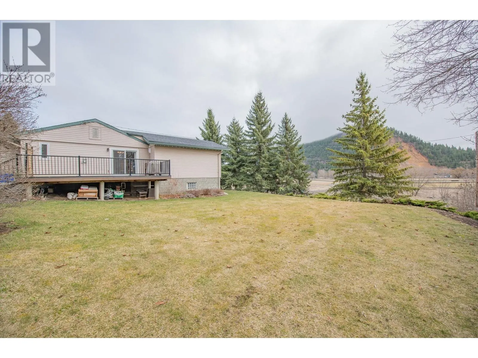 2506 Shuswap Avenue