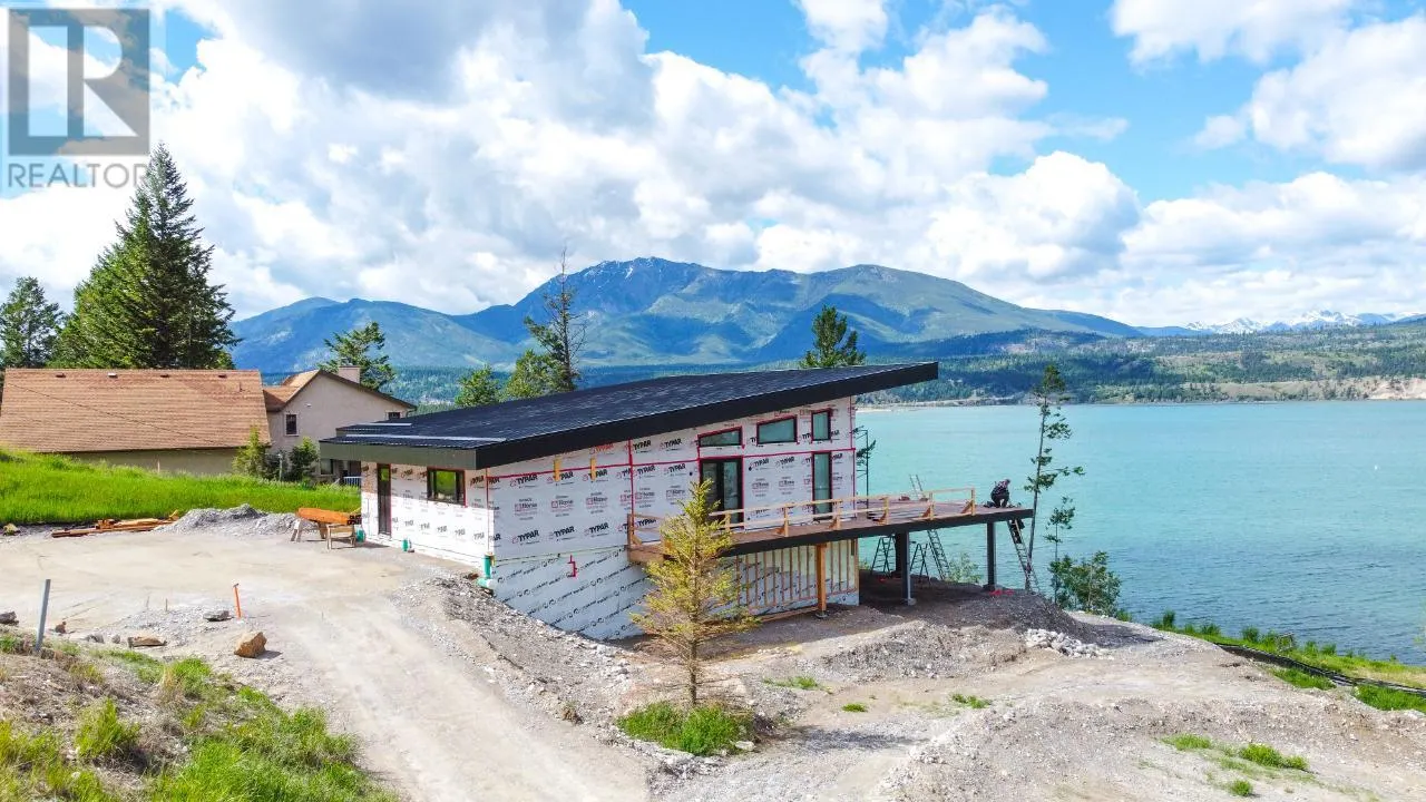 8692 COTTAGE Lane