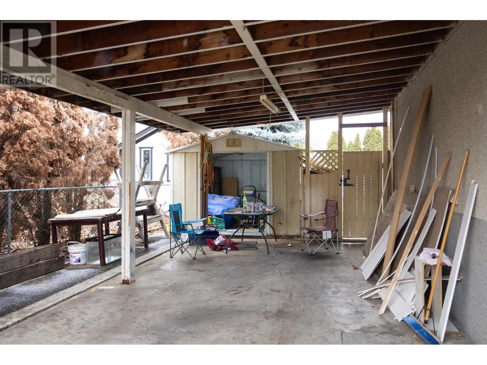 255 Holbrook Road W