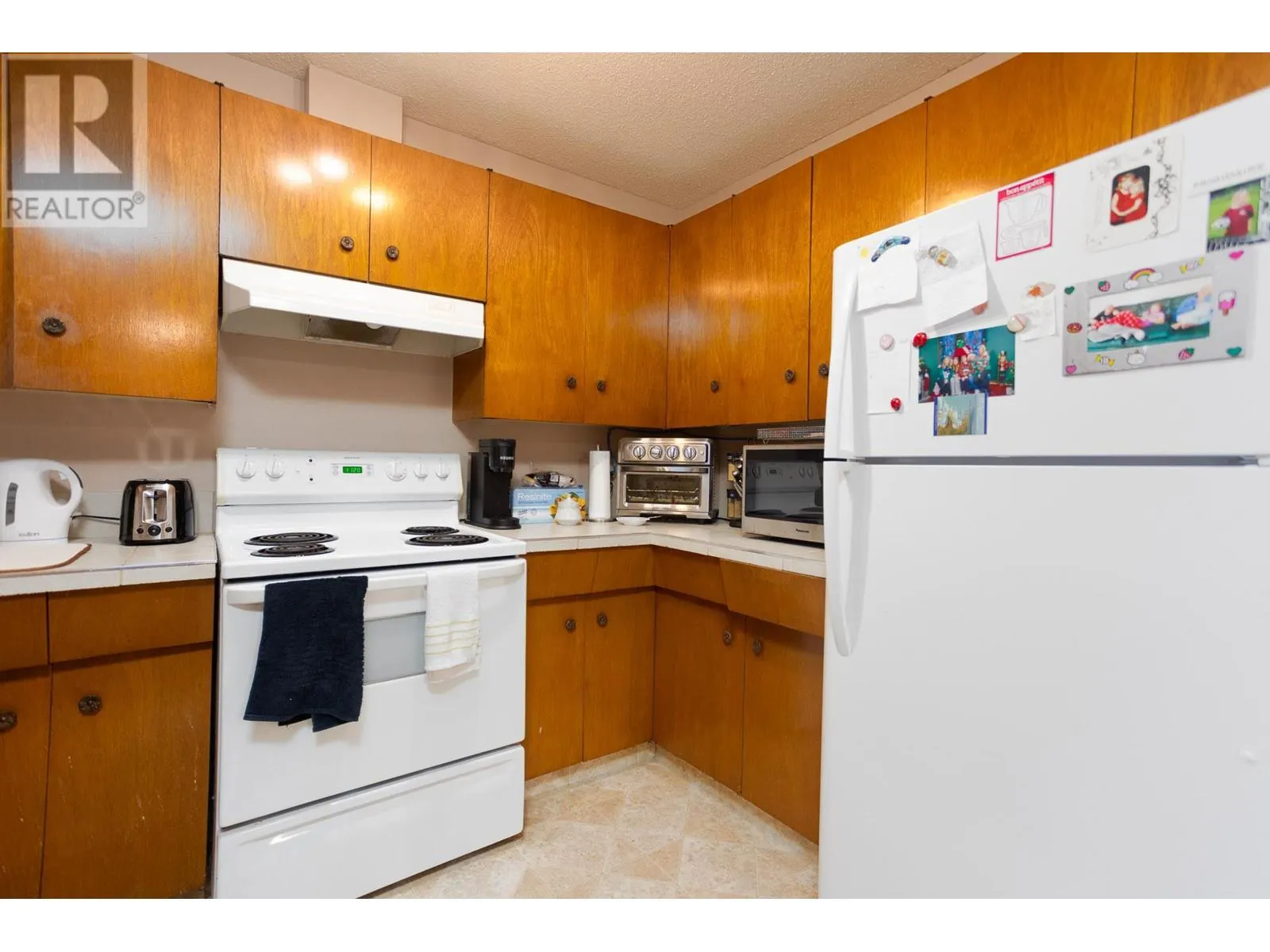 255 Holbrook Road W