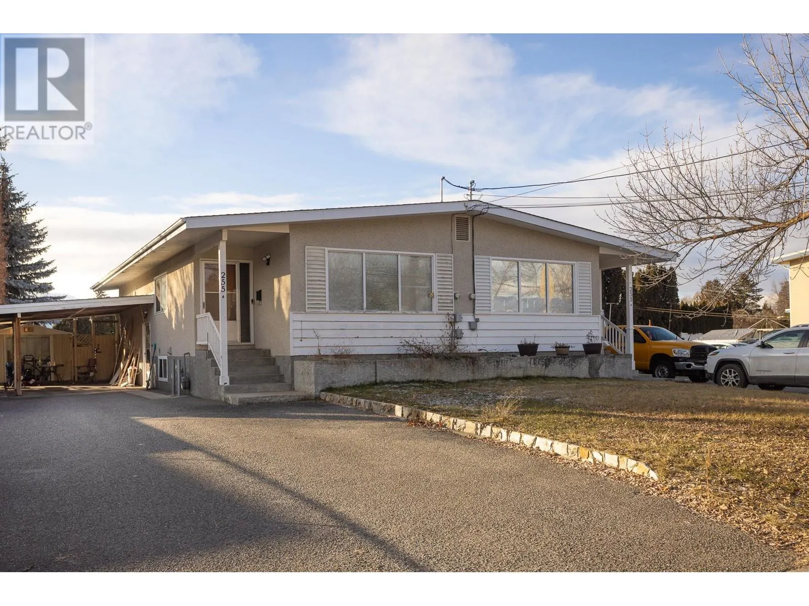 255 Holbrook Road W