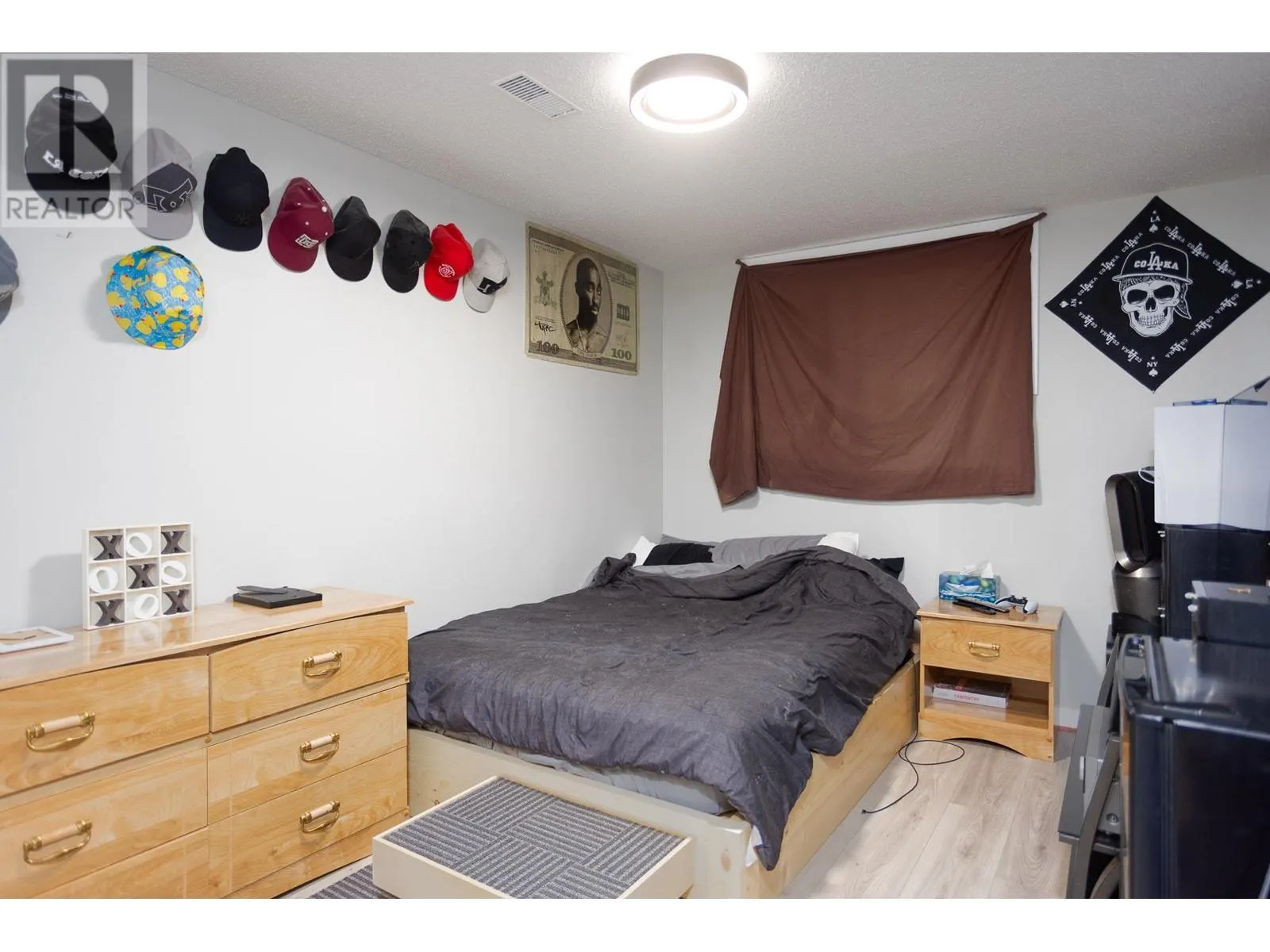255 Holbrook Road W