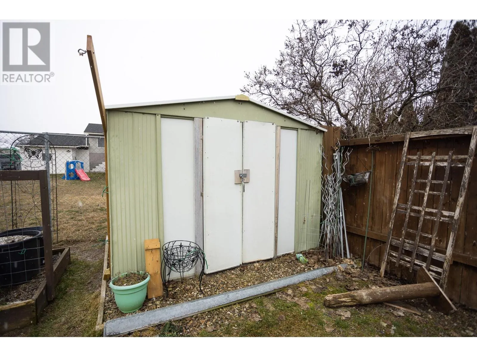 255 Holbrook Road W