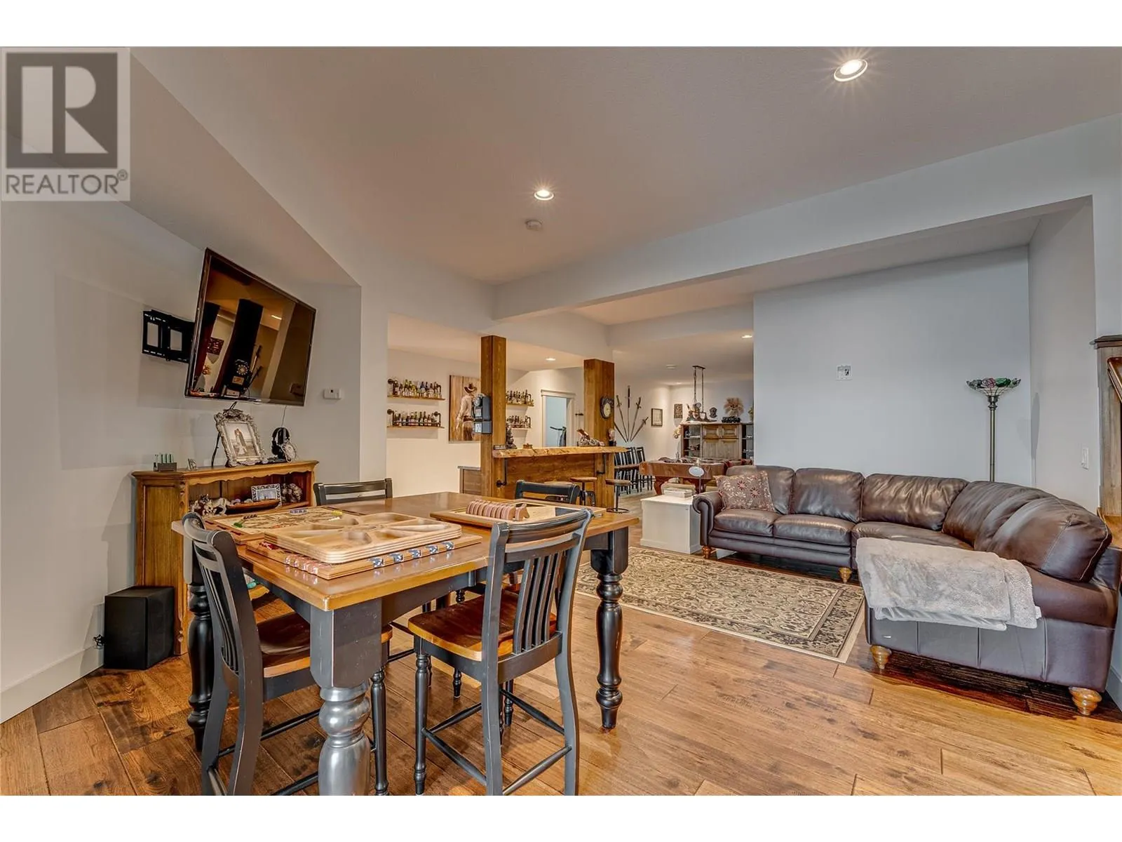 1548 Phoenix Drive
