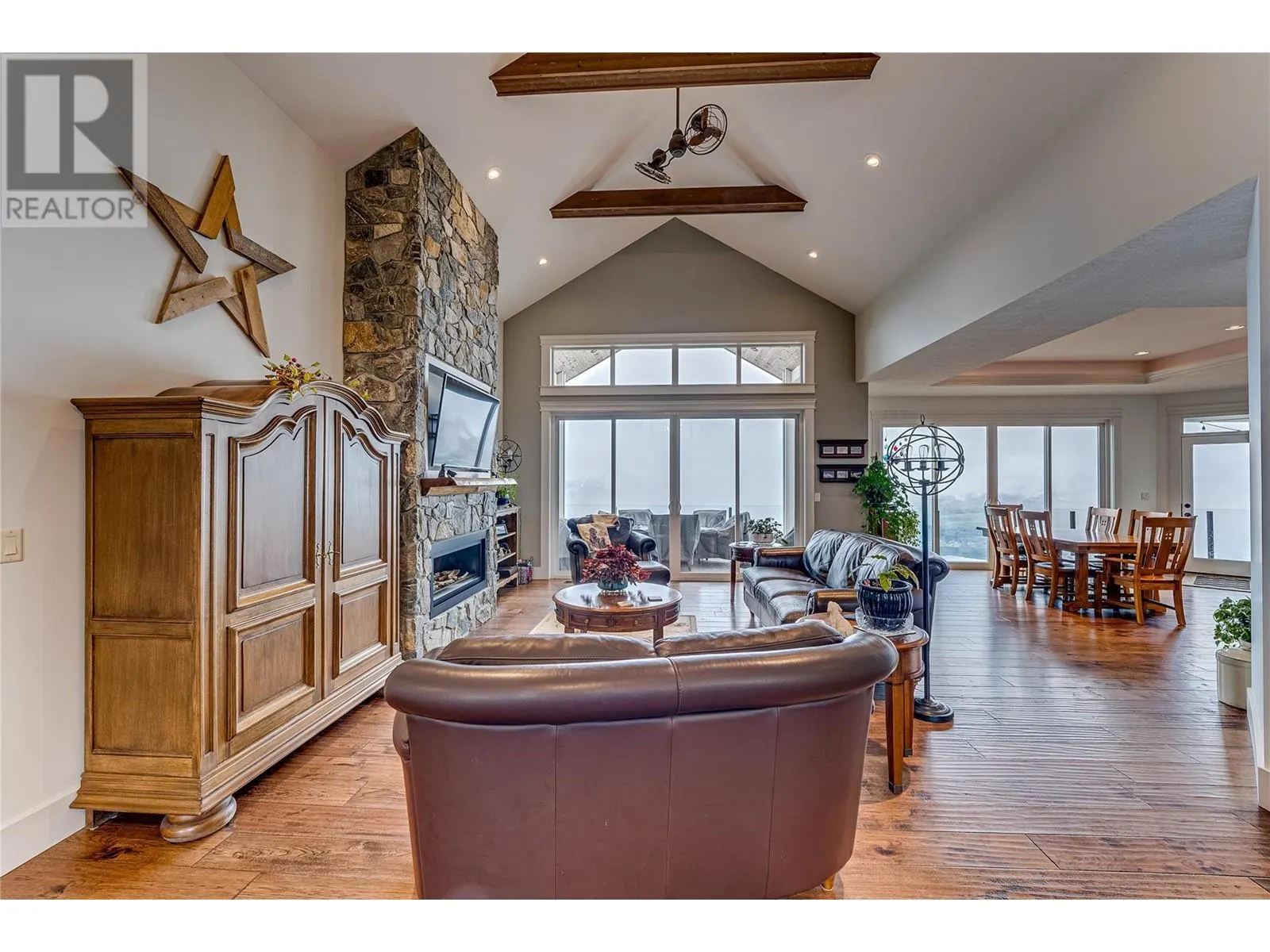 1548 Phoenix Drive
