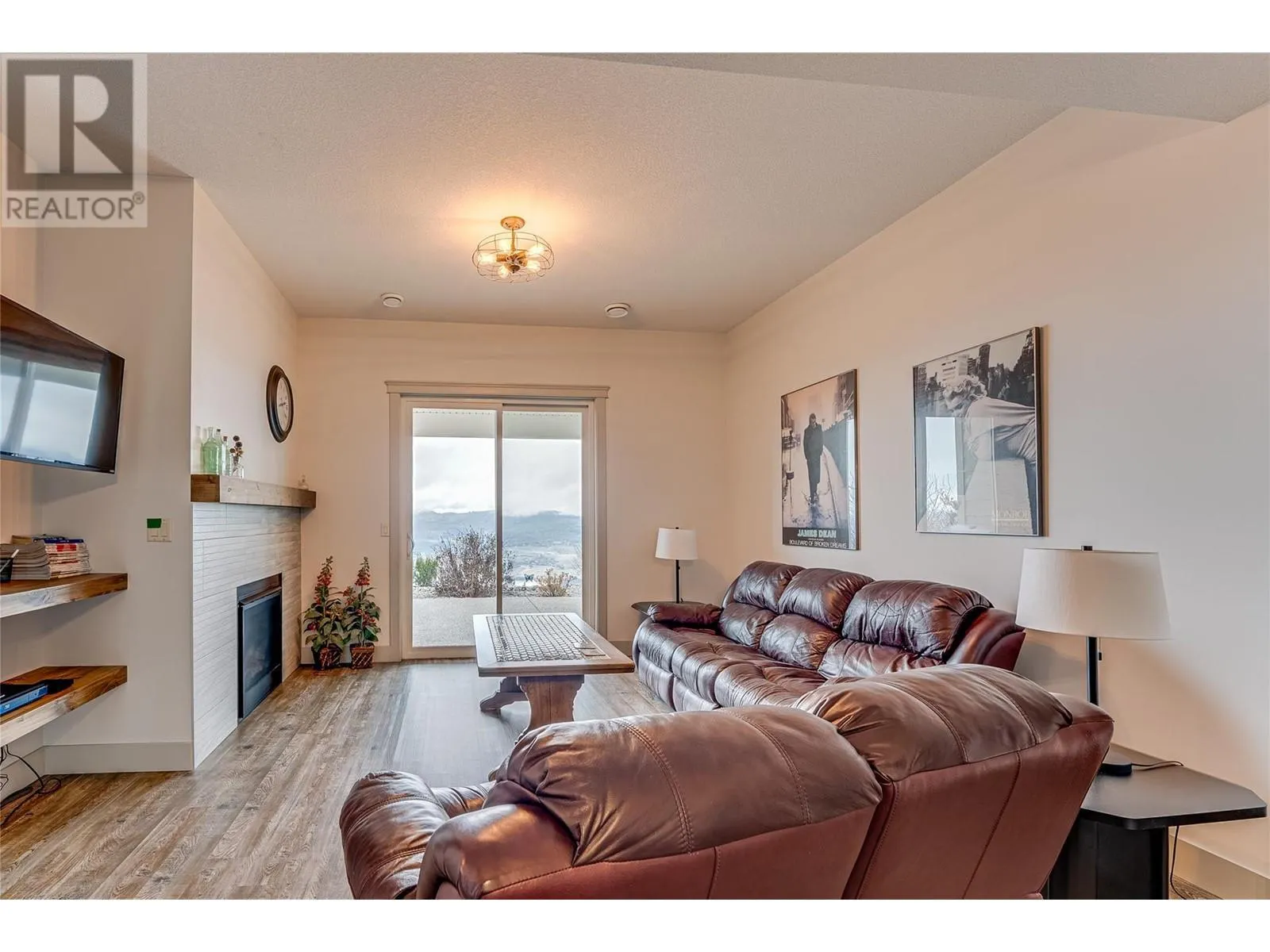 1548 Phoenix Drive