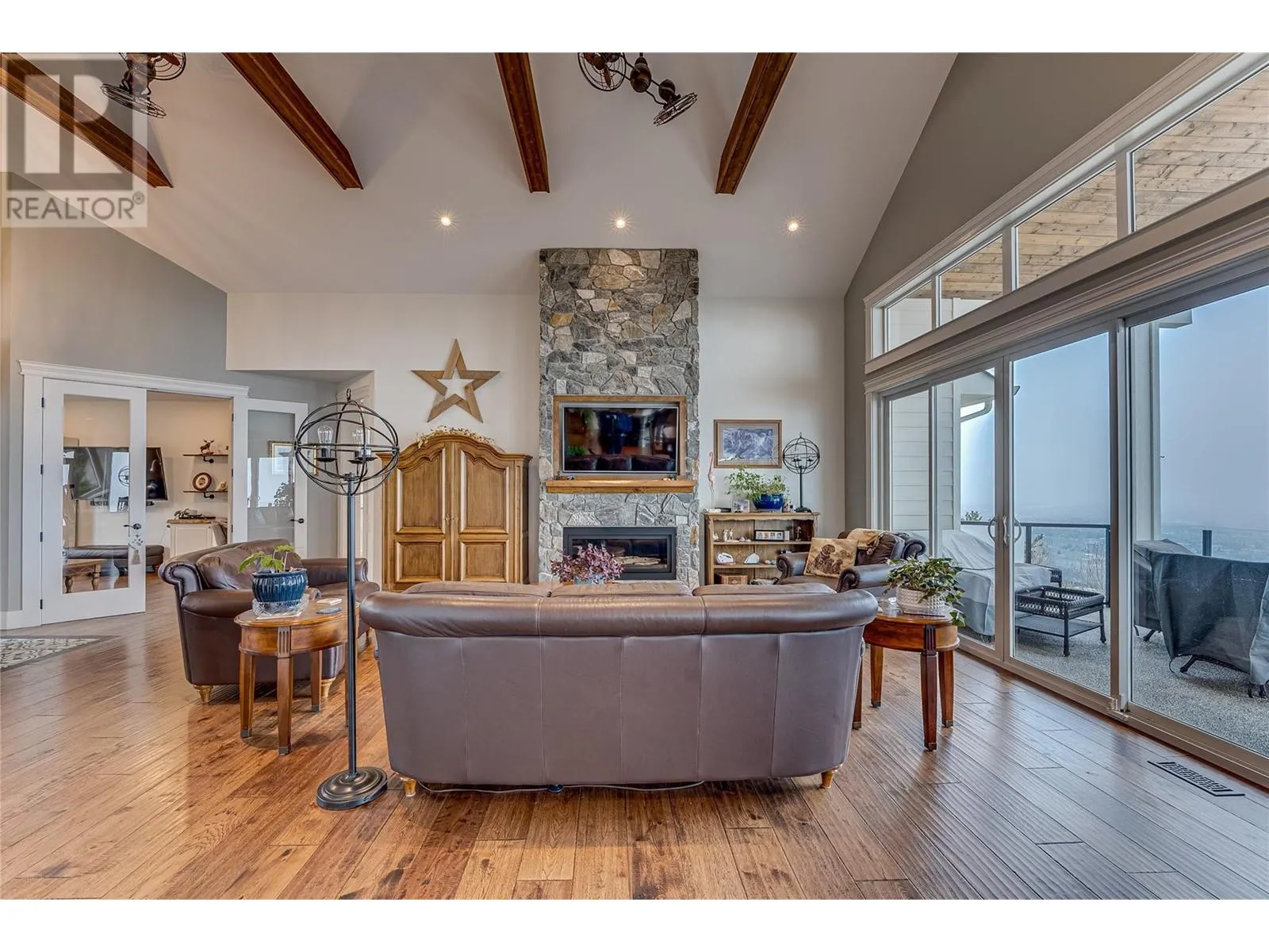 1548 Phoenix Drive