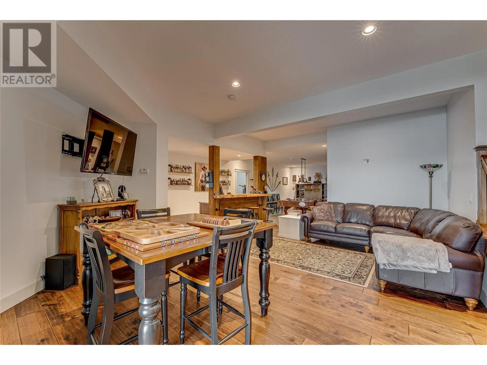 1548 Phoenix Drive