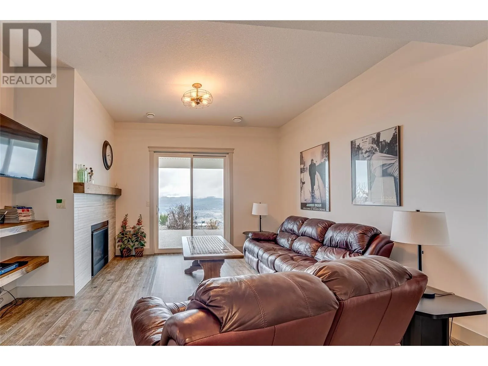 1548 Phoenix Drive