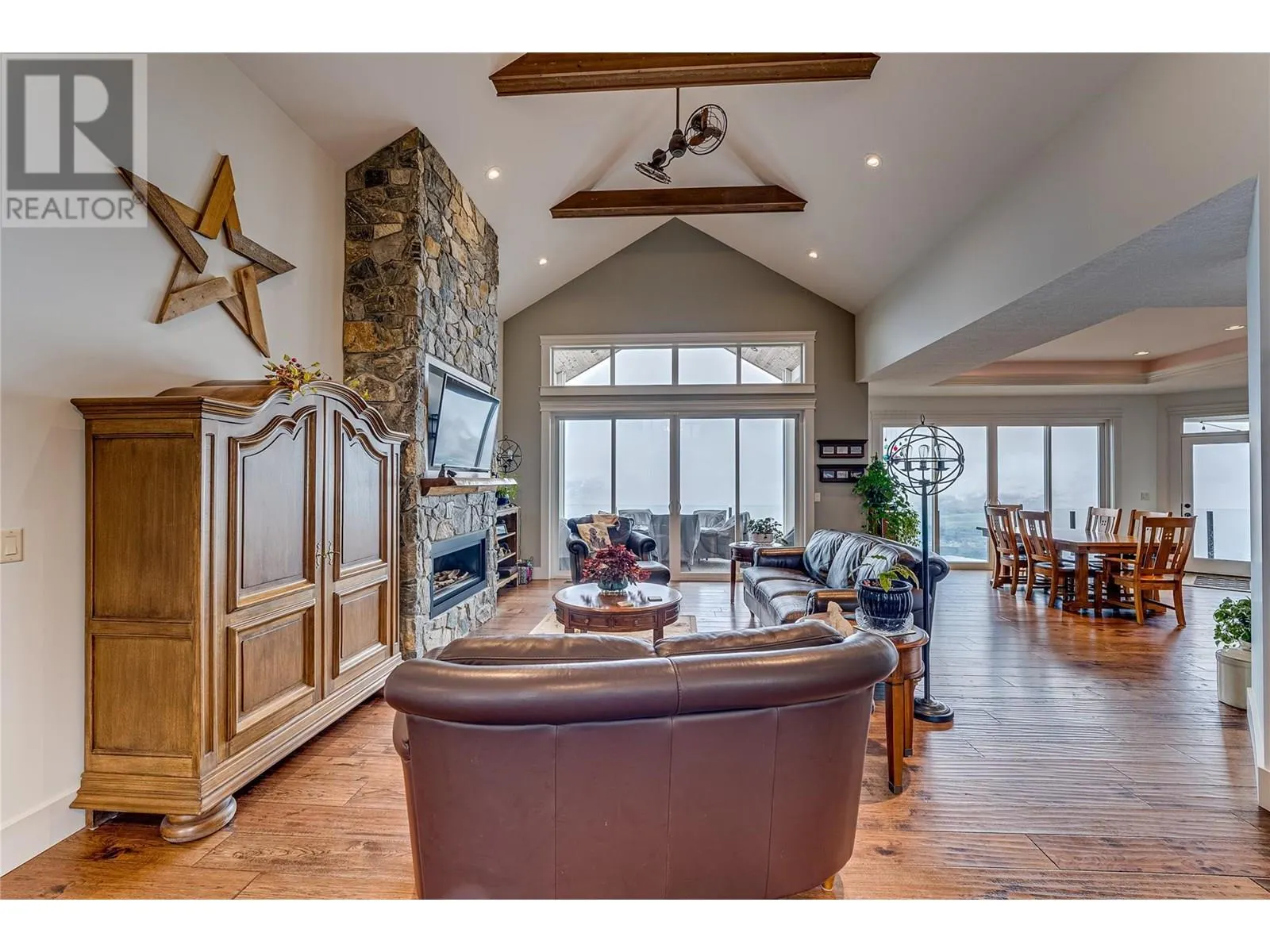1548 Phoenix Drive