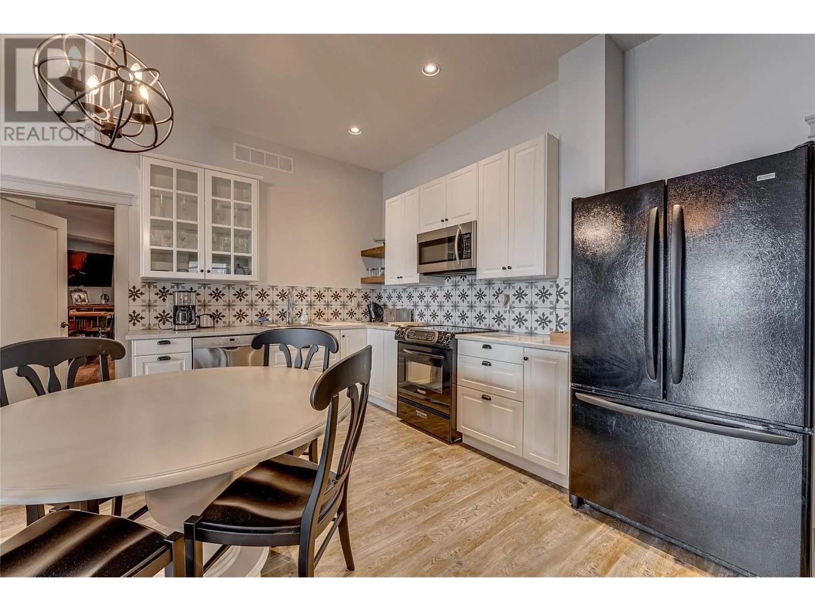 1548 Phoenix Drive