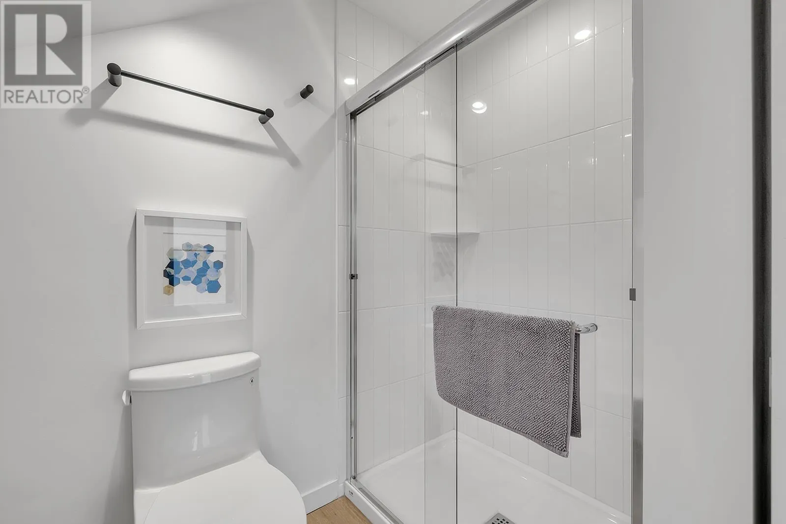 417 Cedar Avenue Unit# 201